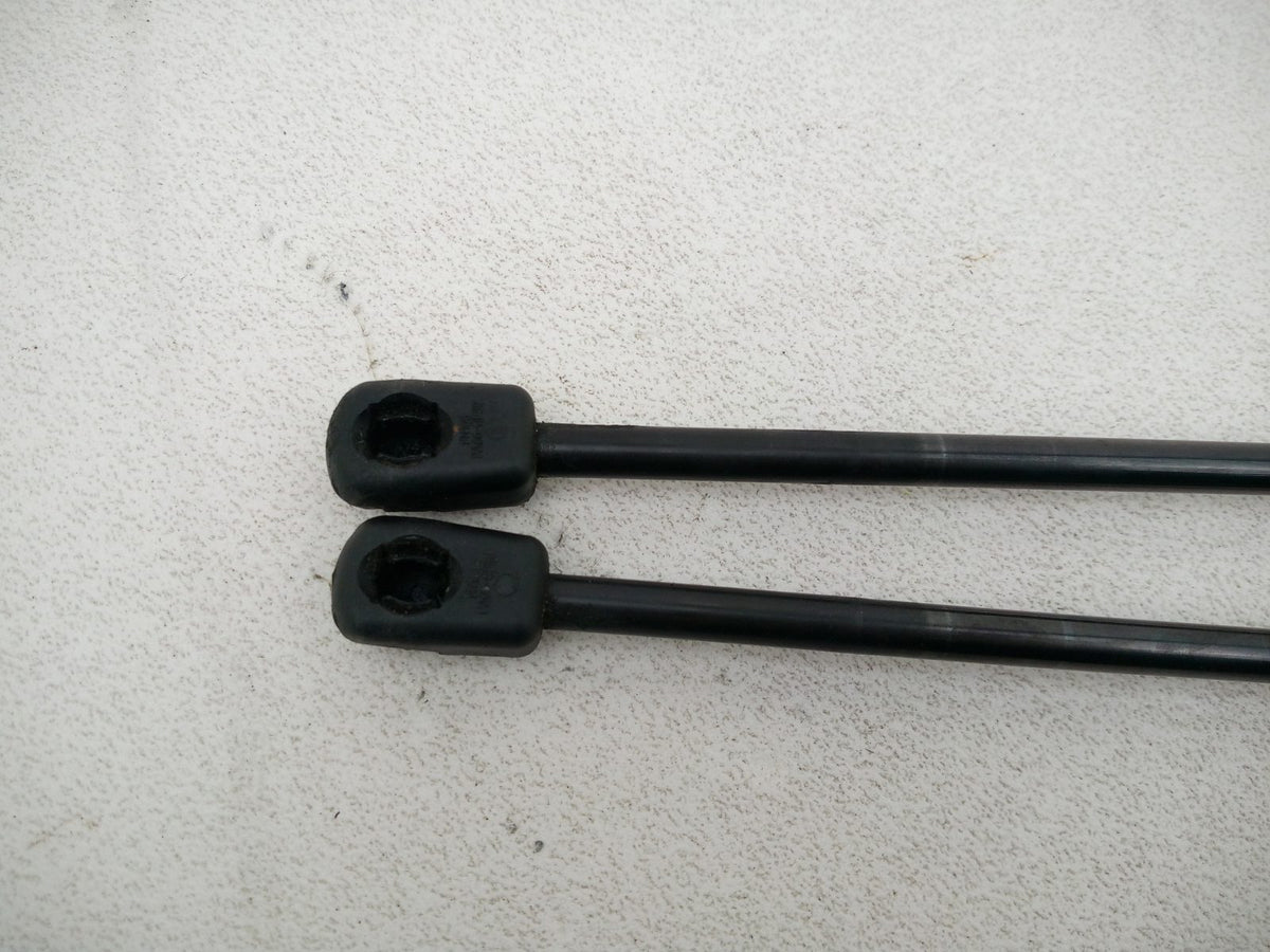 Tailgate Lift Handle 3