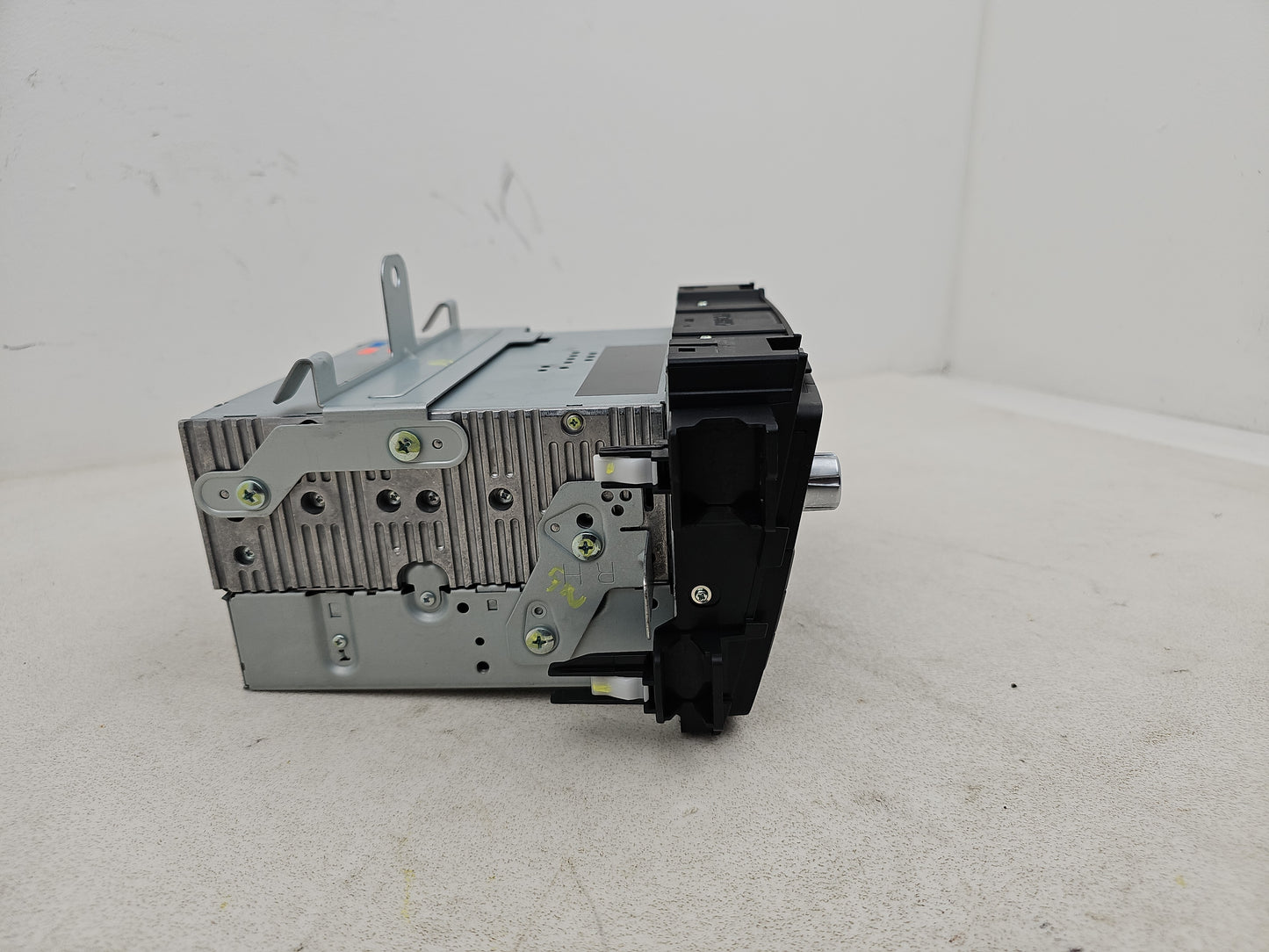 Radio - DAB/CD Player, Display screen + Facia  3