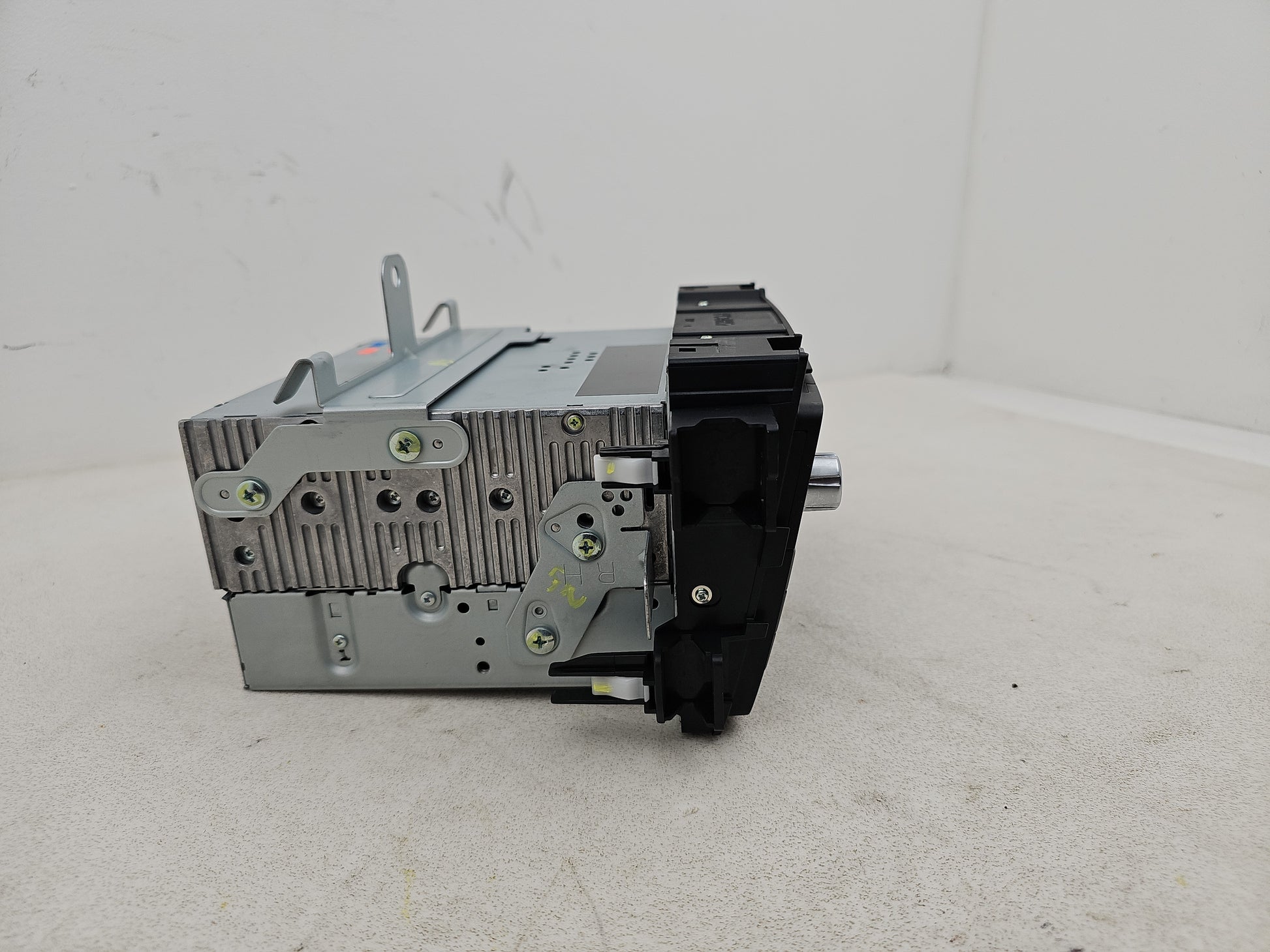 Radio - DAB/CD Player, Display screen + Facia  3