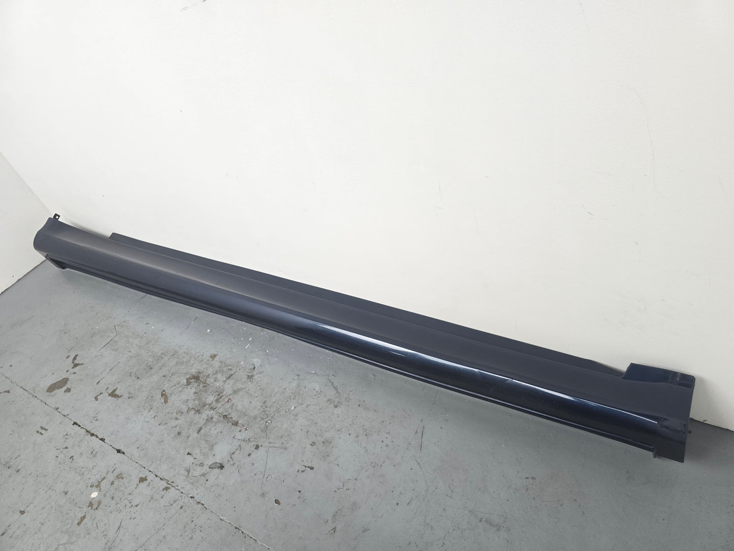 Side Skirt RH 3