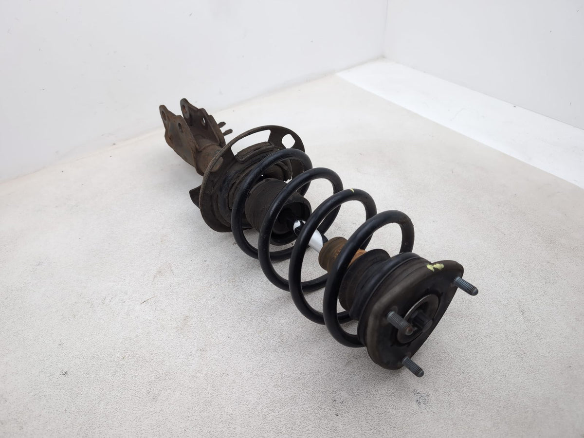 FRONT LEFT SUSPENSION LEG STRUT HUB 3