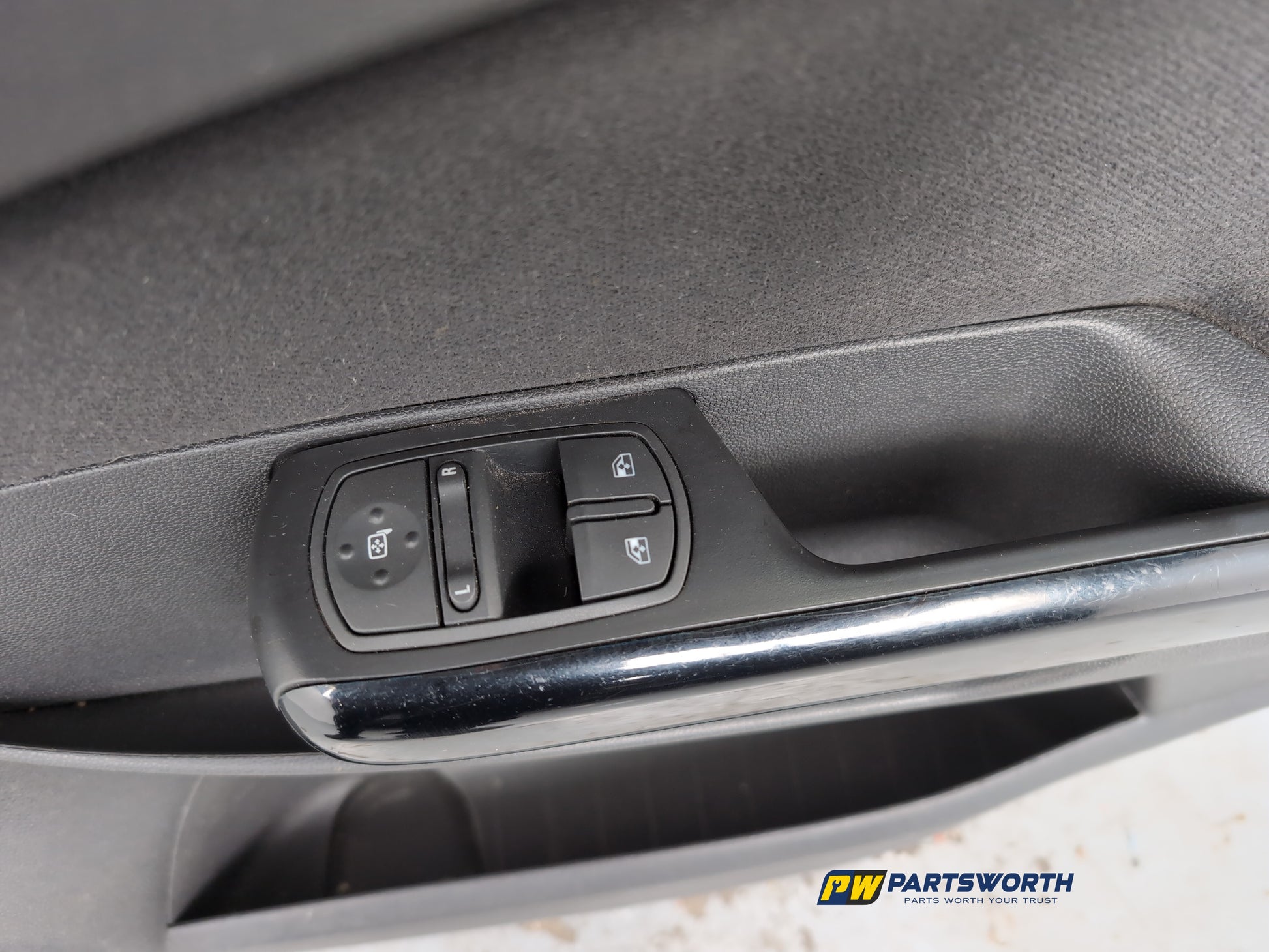 Door Front RH 9