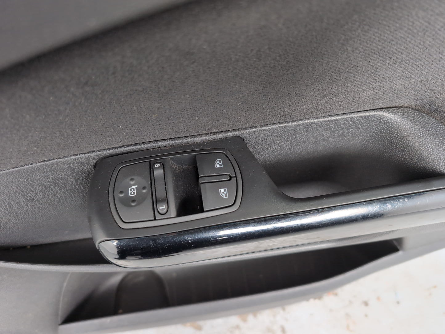 Door Front RH 9