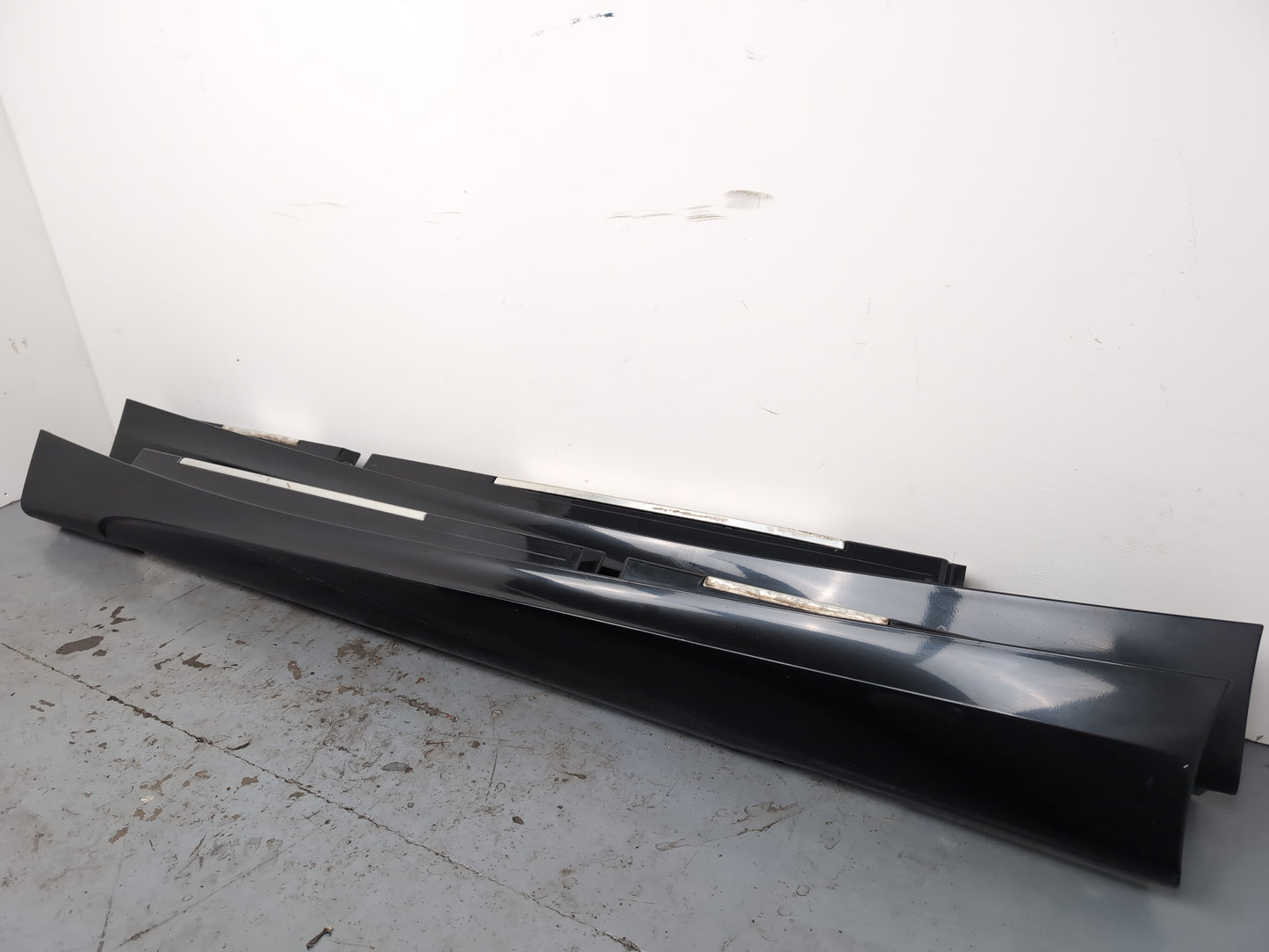 Side Skirt LH 3