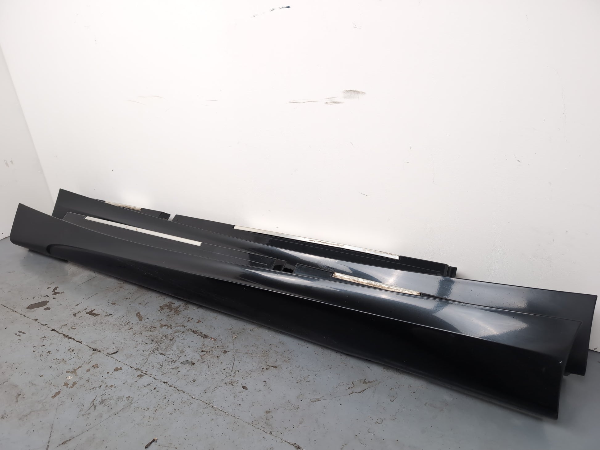 Side Skirt LH 3