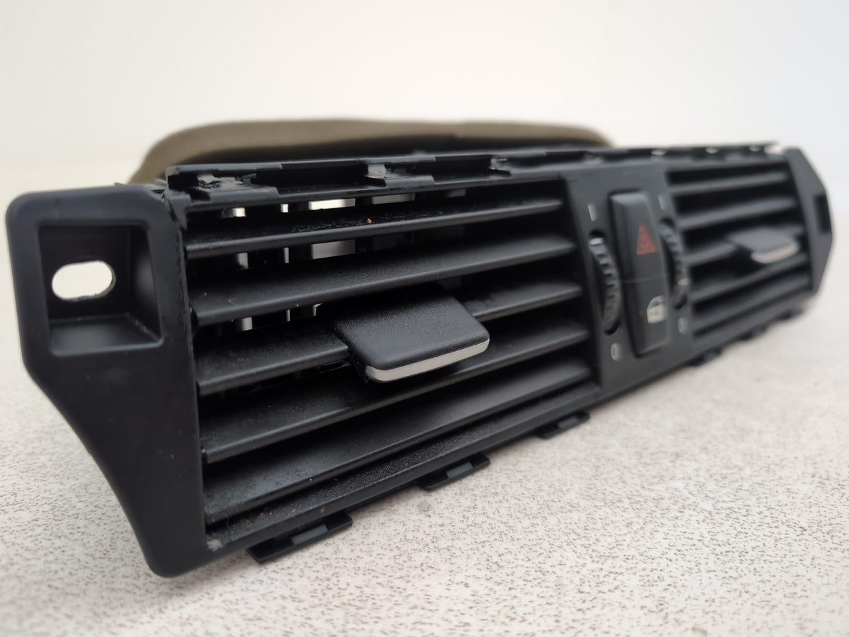 Facia Vent Centre 3