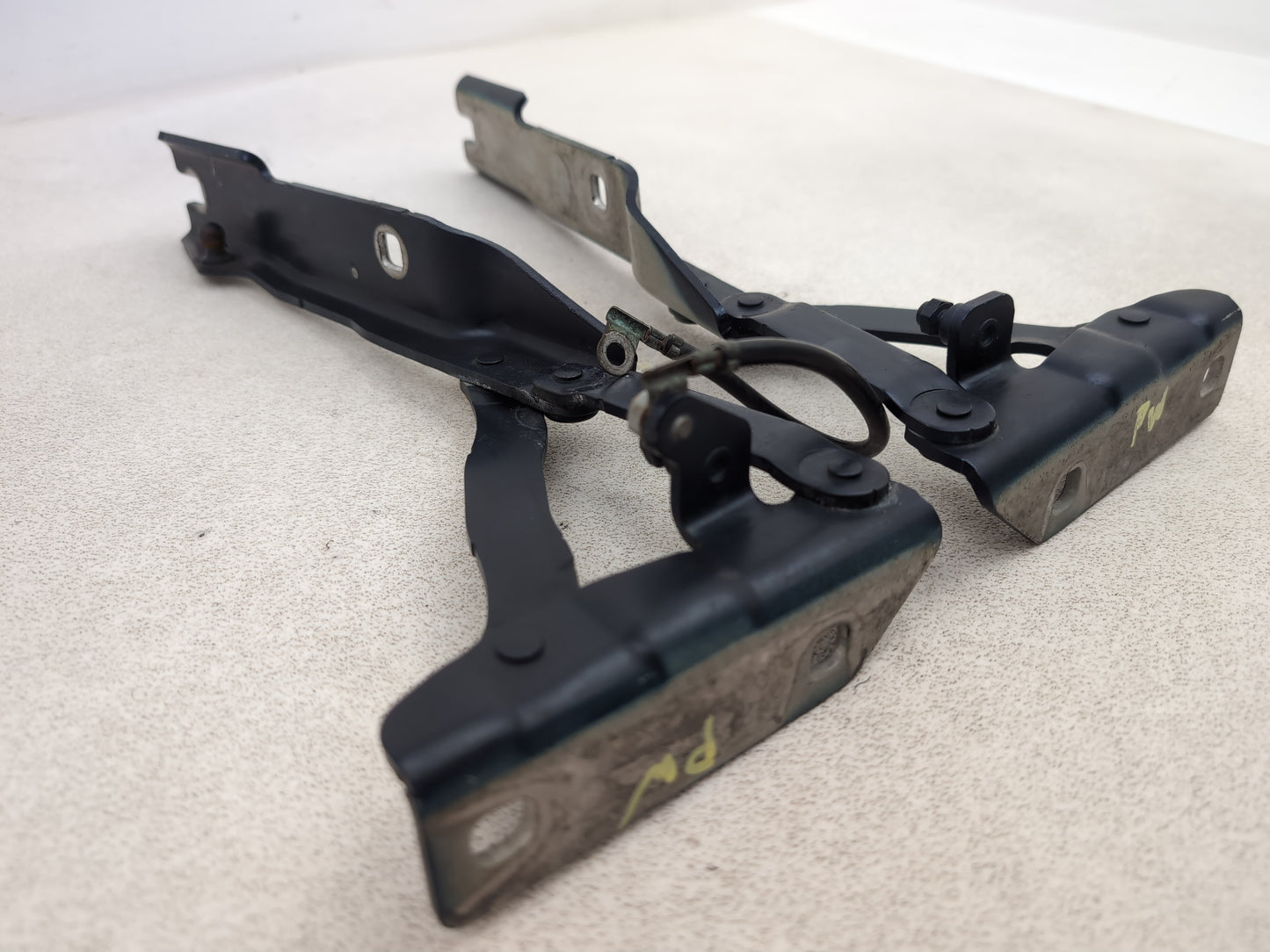 Bonnet Hinges 3