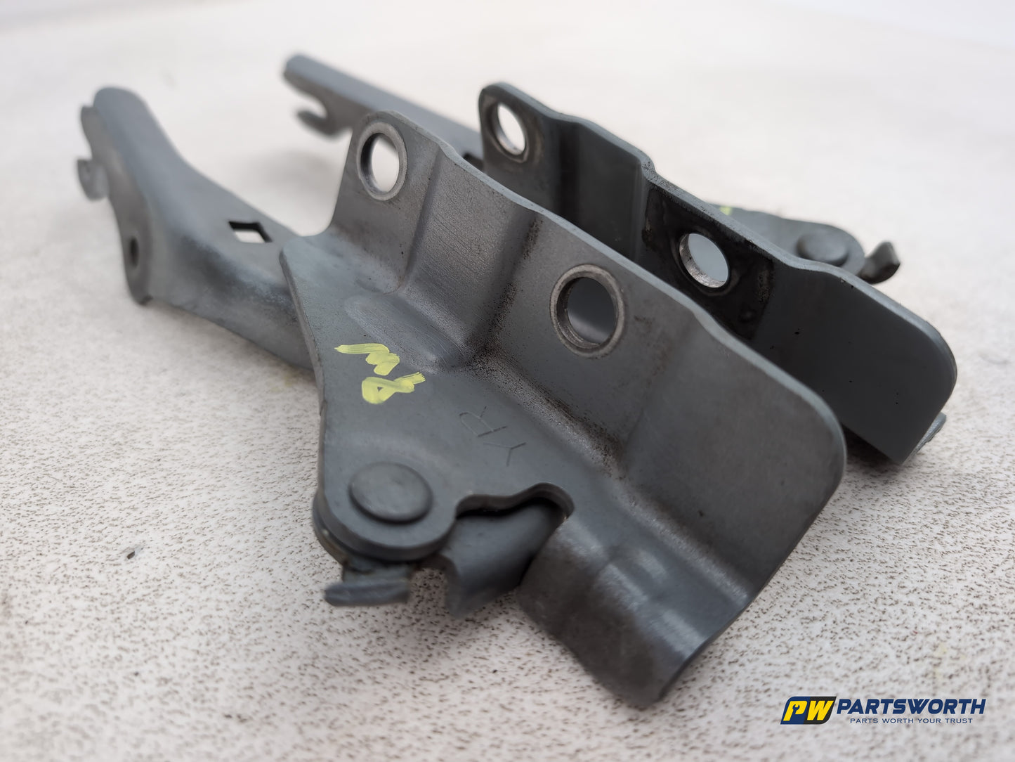 Bonnet Hinges 3
