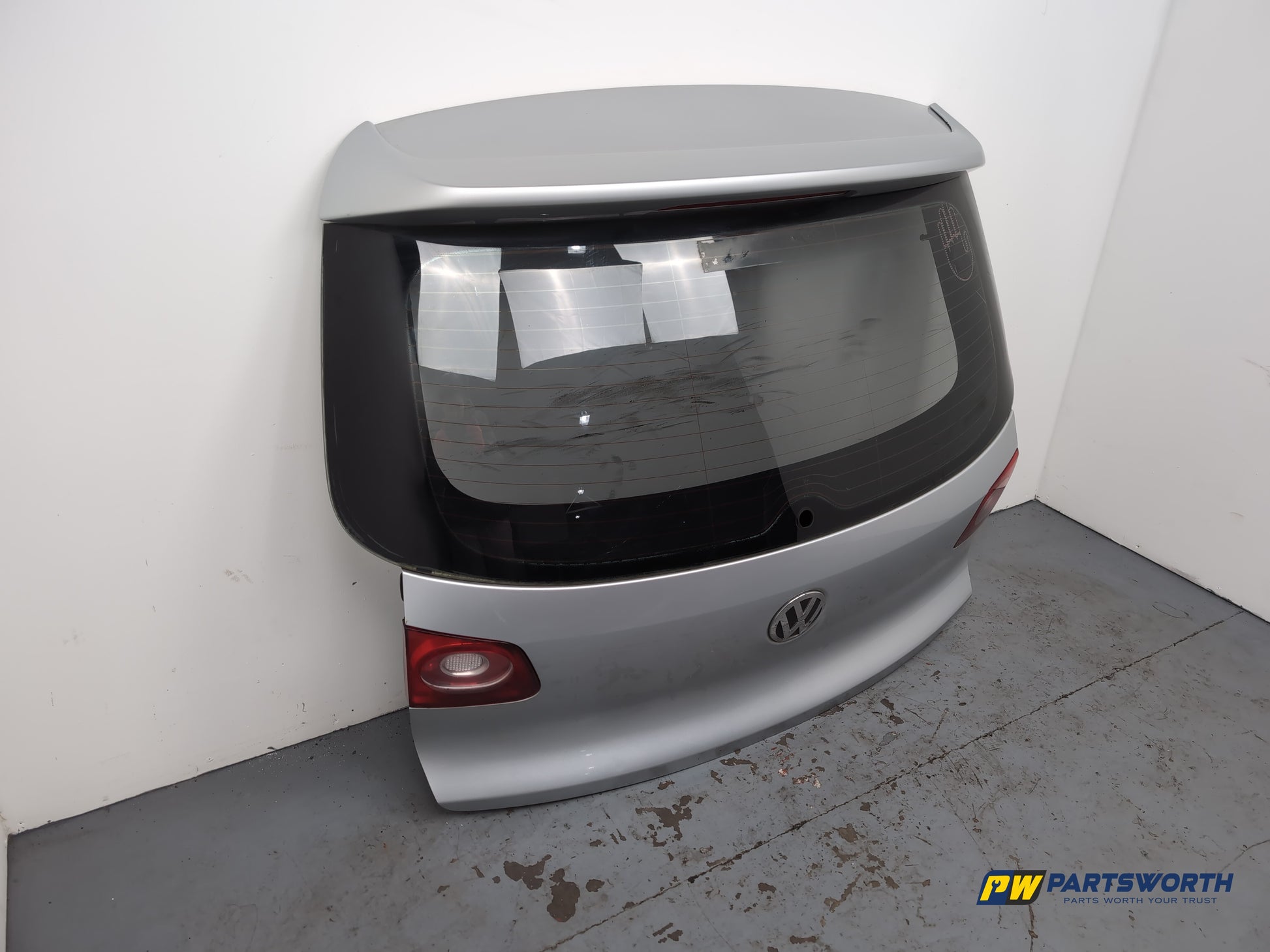 Volkswagen Tiguan Rline Tdi Boot Lid Reflex Silver Metallic La7w 2009-2011 - photo 3