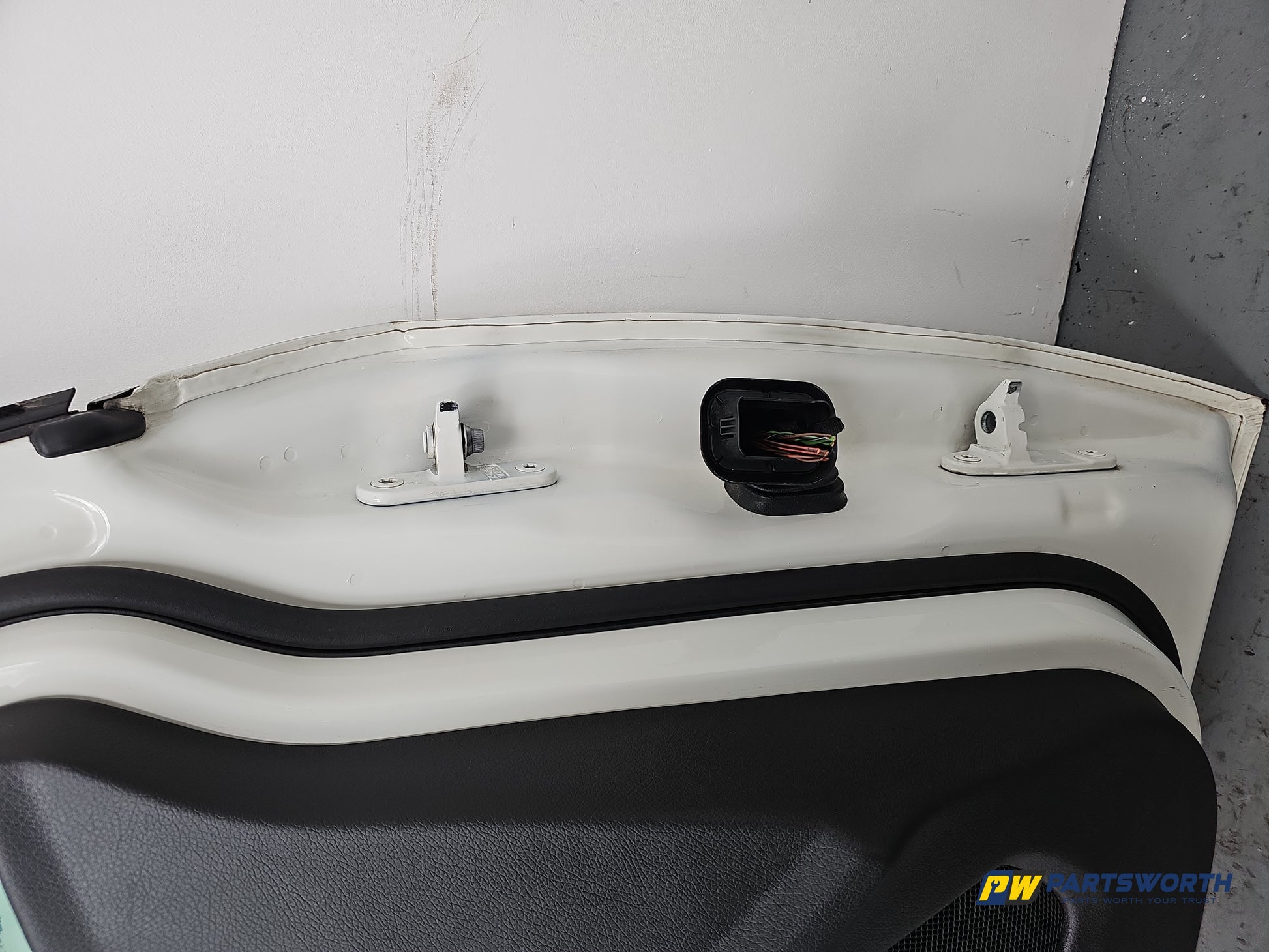 Door Front LH 15