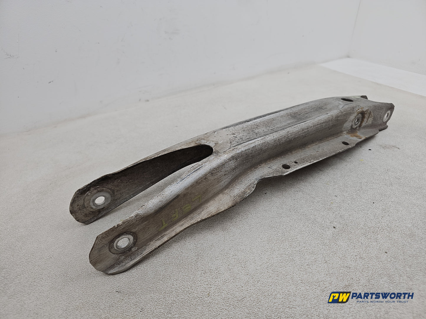 Suspension Arm Rear Wishbone LH 3