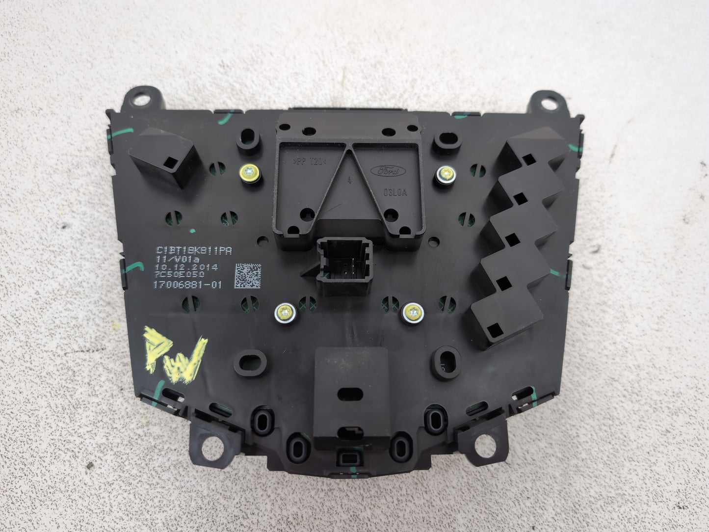 Satellite Navigation Head Unit (SCREEN) 1