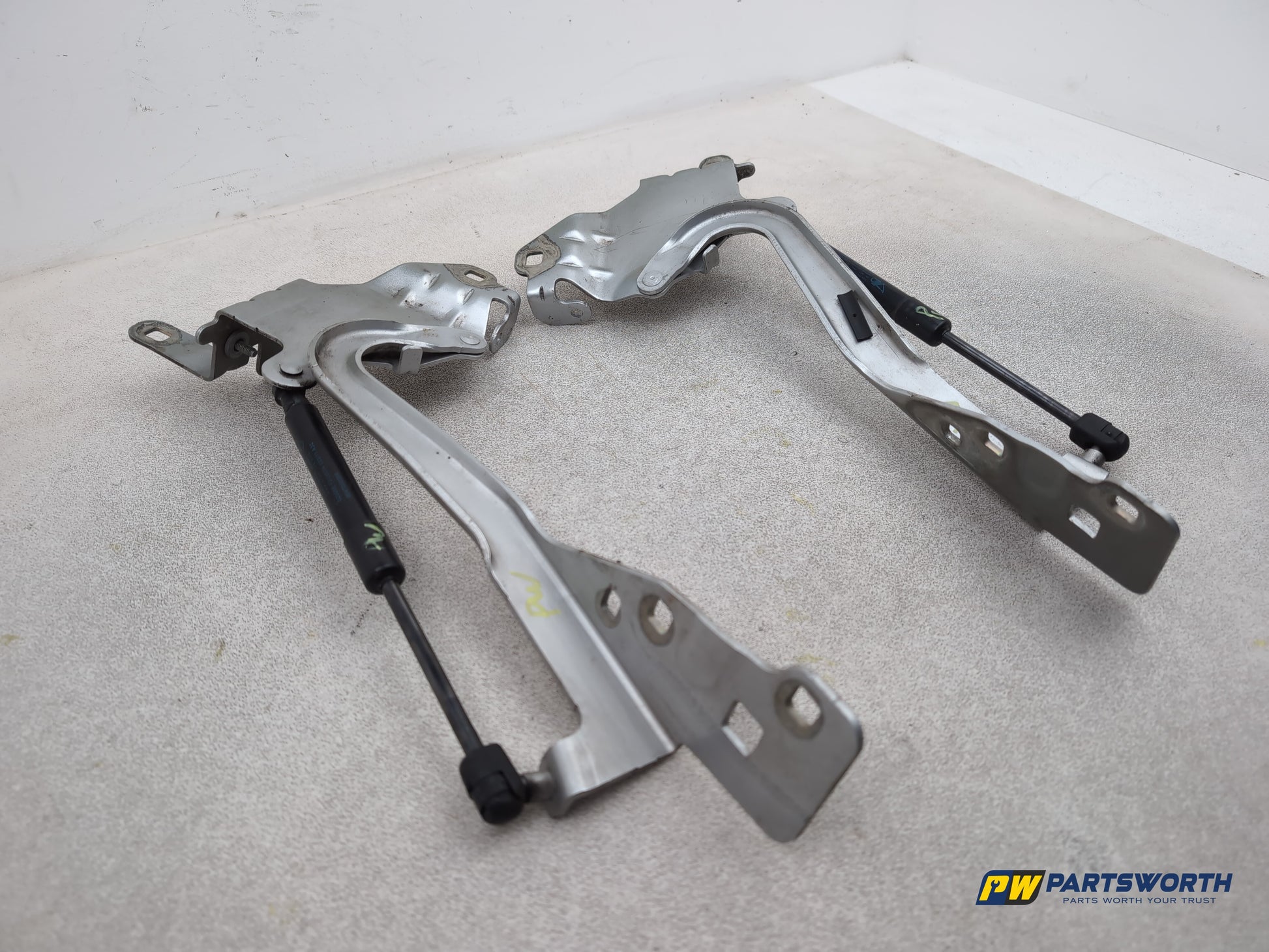 Bonnet Hinges 3