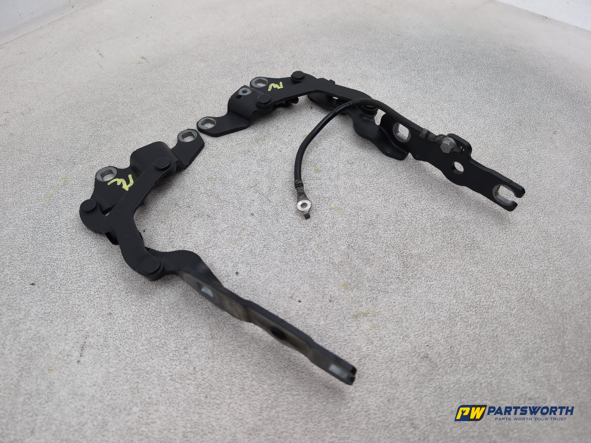 Bonnet Hinges 8