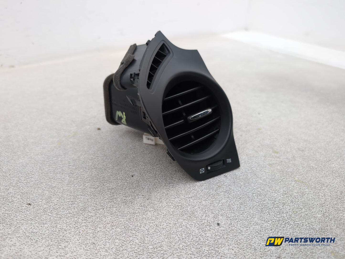 Facia Vent RH 6
