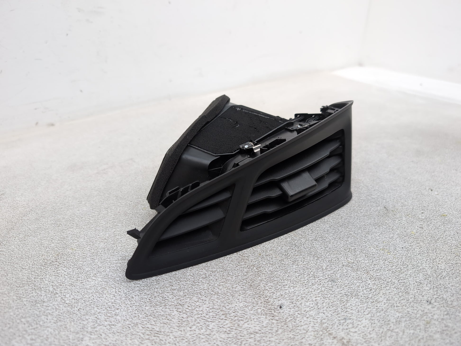 Dashboard Trim With Air Vent  2