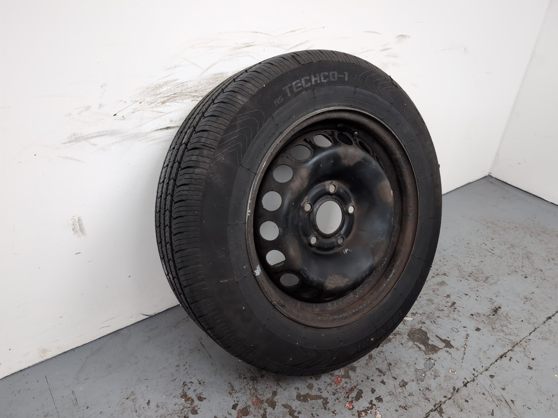 Renault Scenic Bizu Wheel With Tyre 195/65 R15 - photo 3