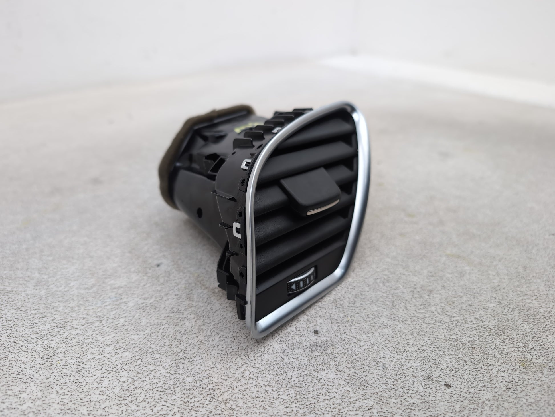 Facia Vent LH 3
