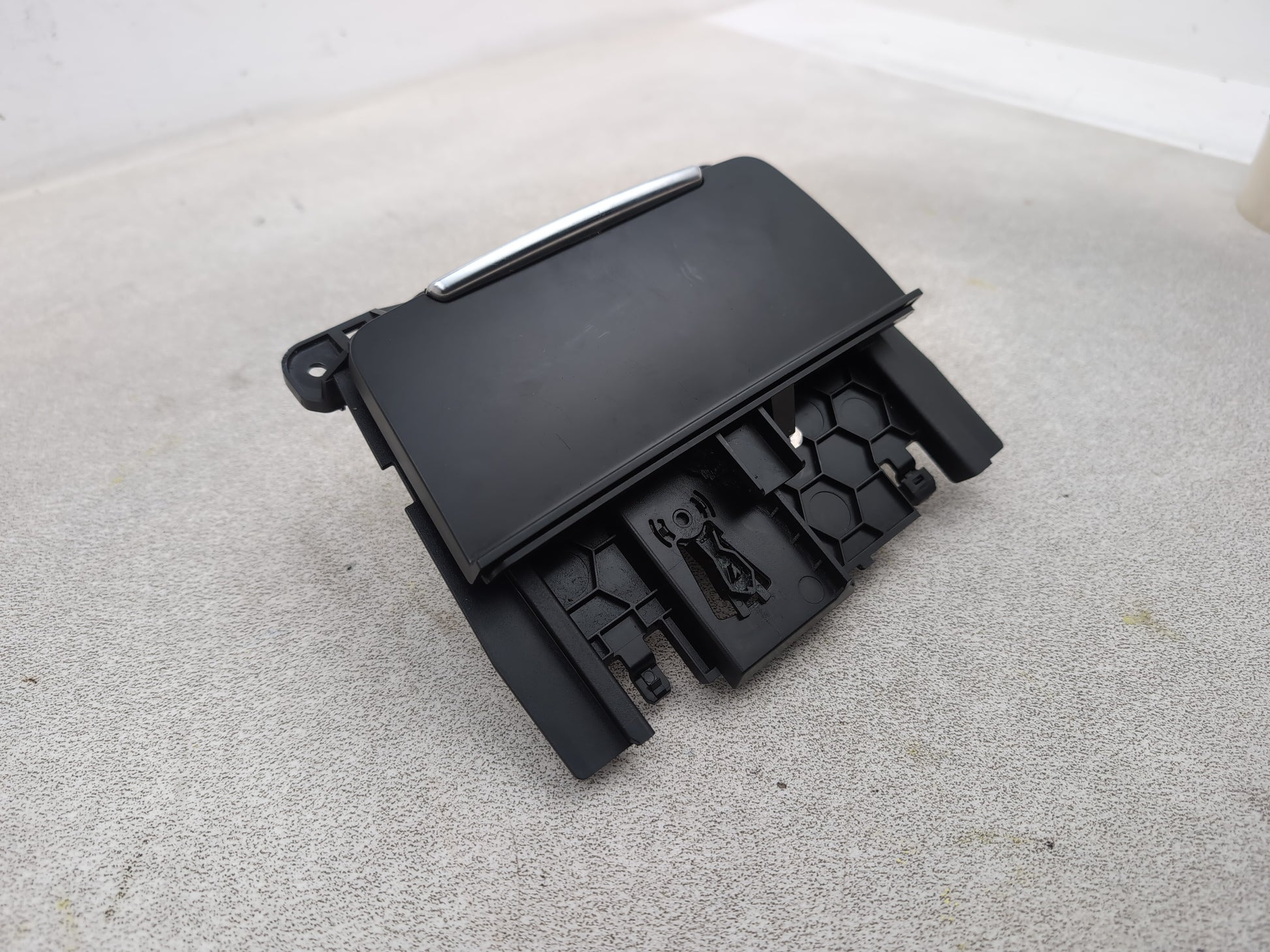 Ashtray Centre Console 3