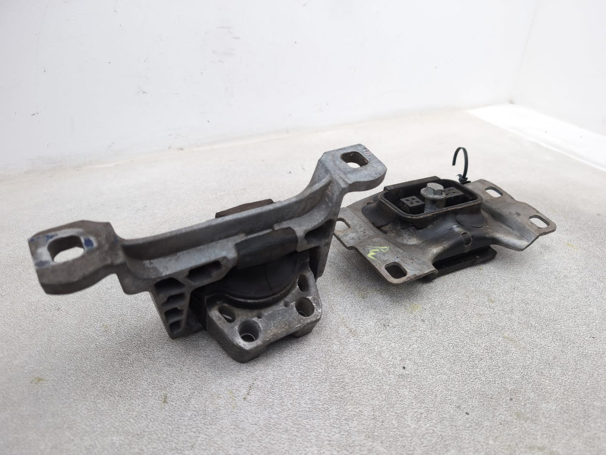 Set Of Engine Mounts LH + RH 3