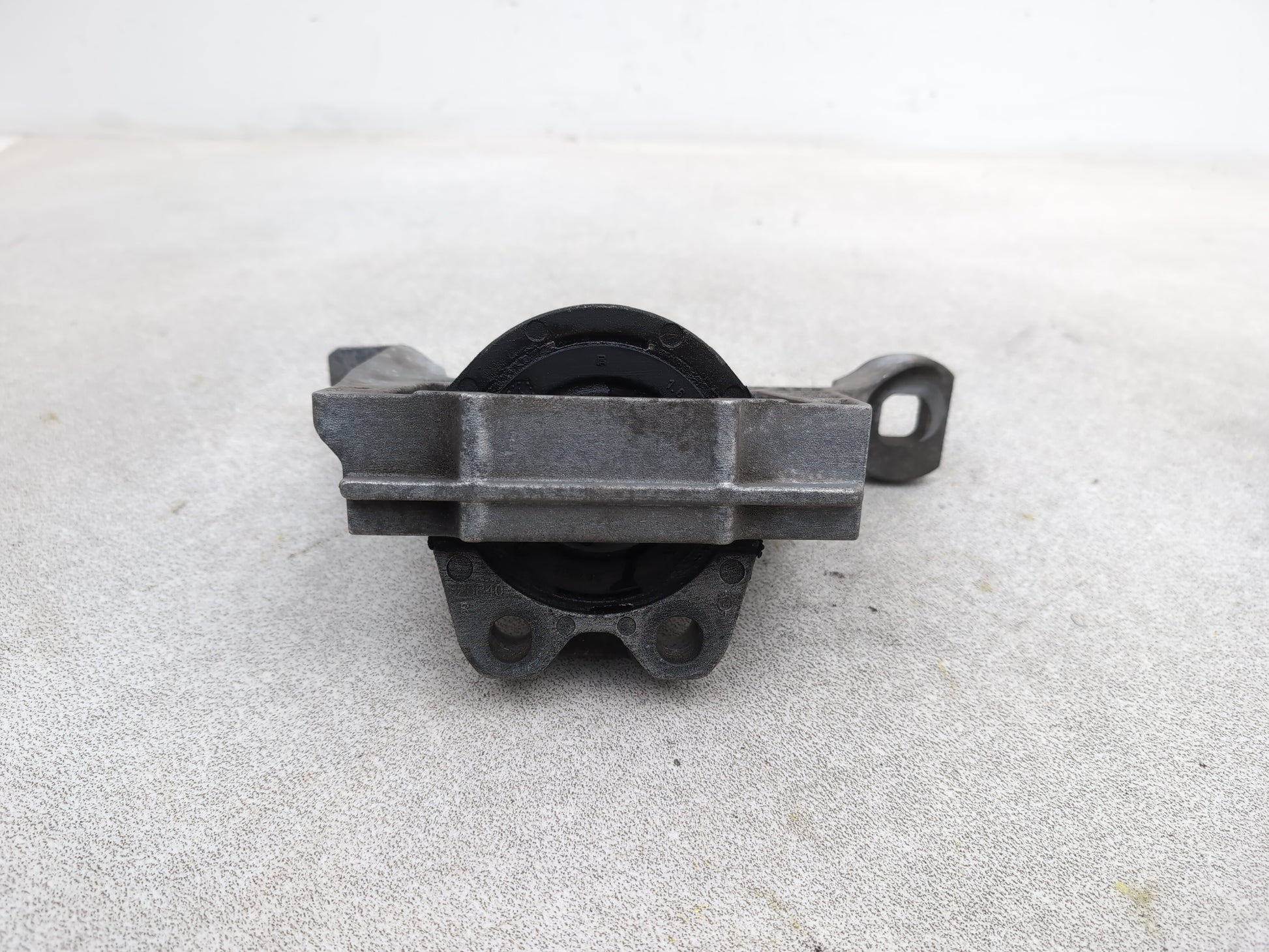 Set Of Engine Mounts LH + RH 9