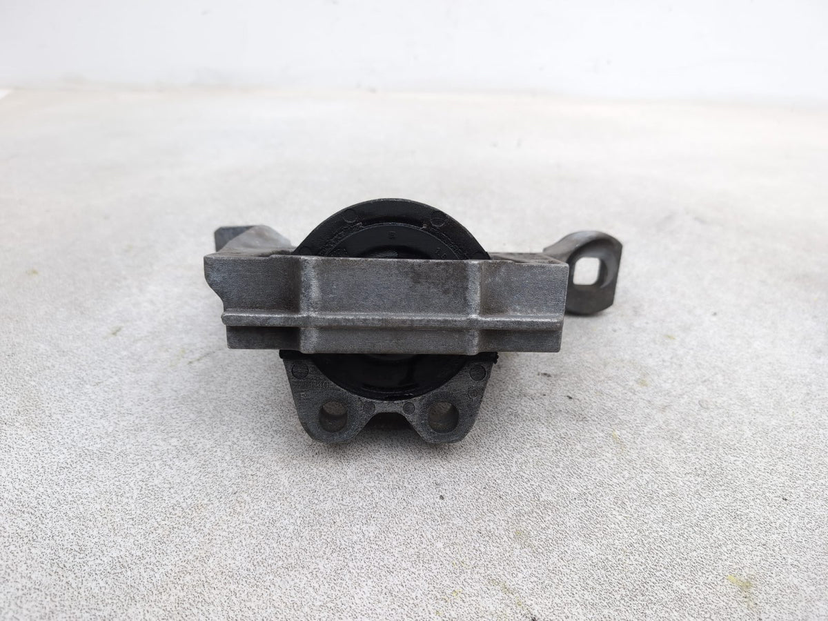 Set Of Engine Mounts LH + RH 9