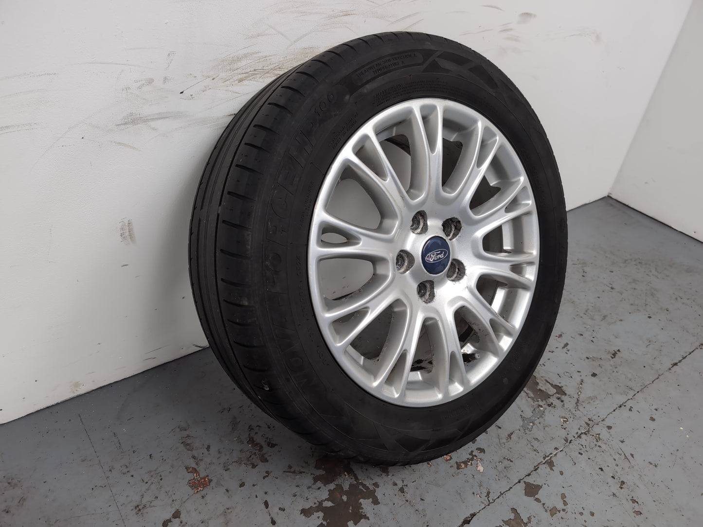 Ford Focus Zetec Tdci Wheel With Tyre 215/55 R16 7jx16h2x50 - photo 3