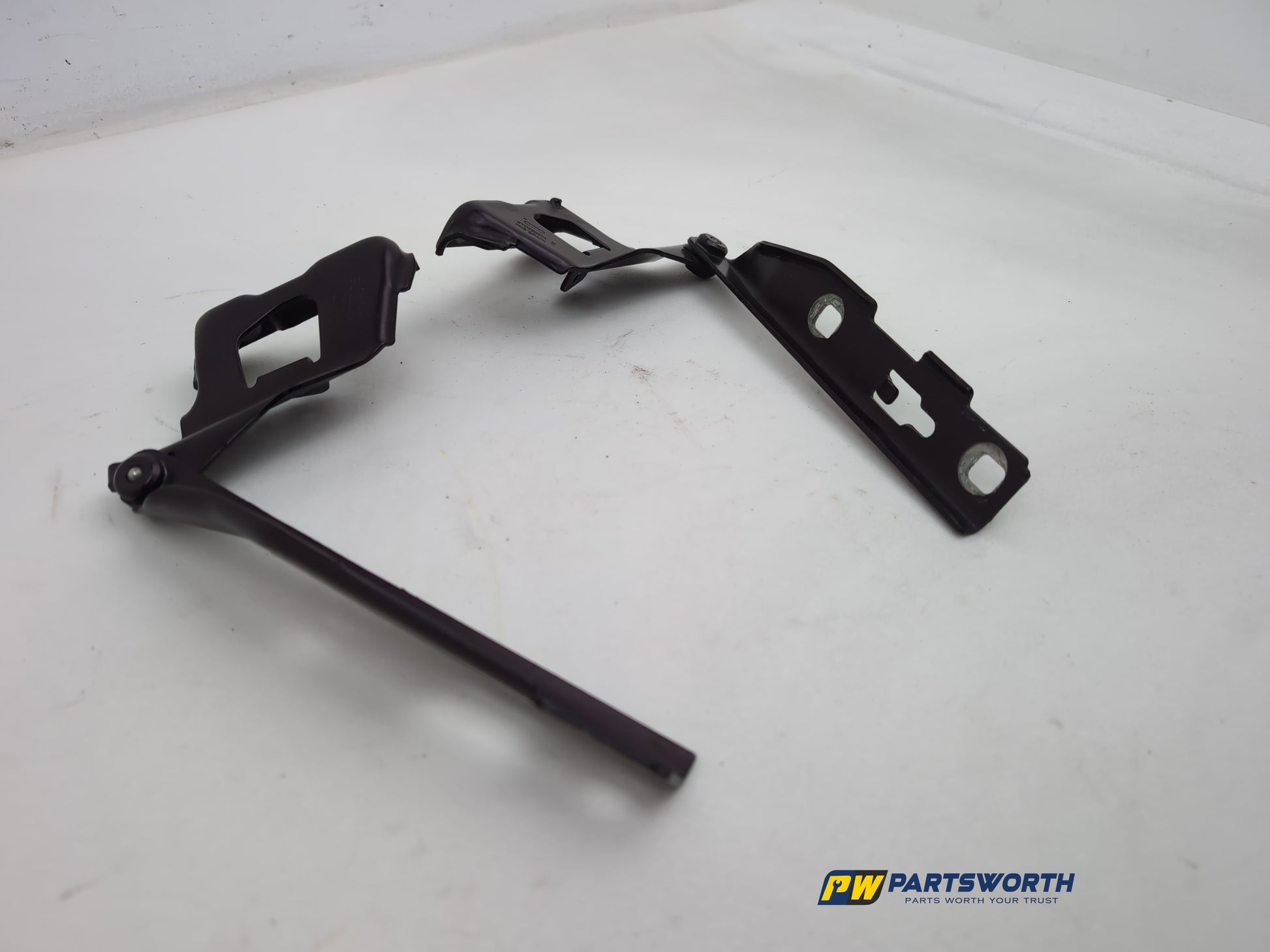 Bonnet Hinges 1
