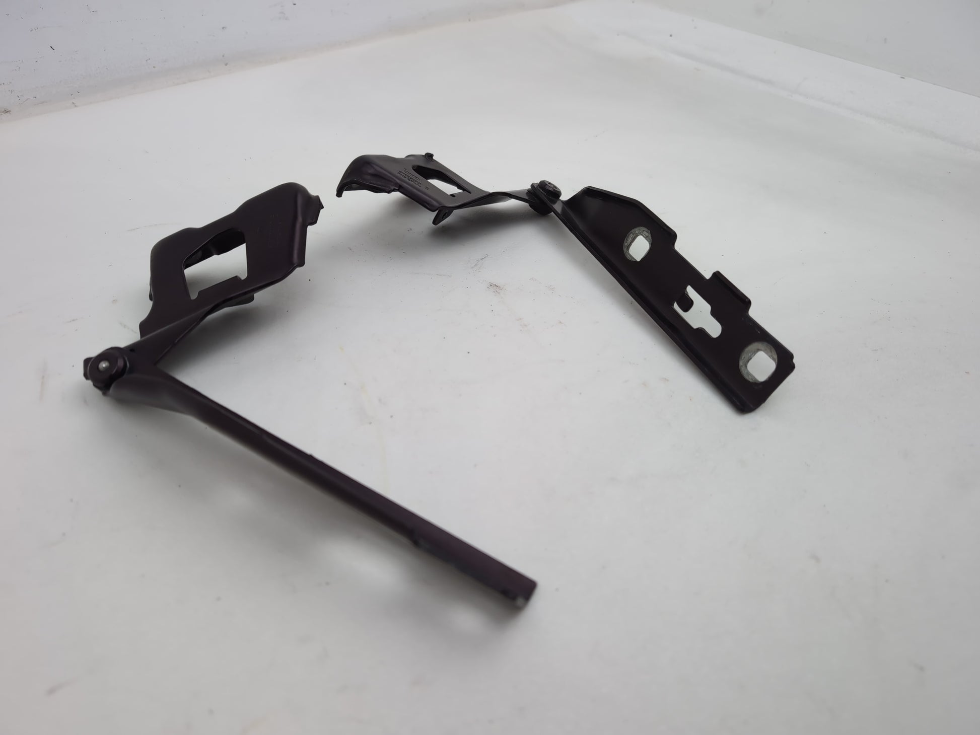 Bonnet Hinges 3