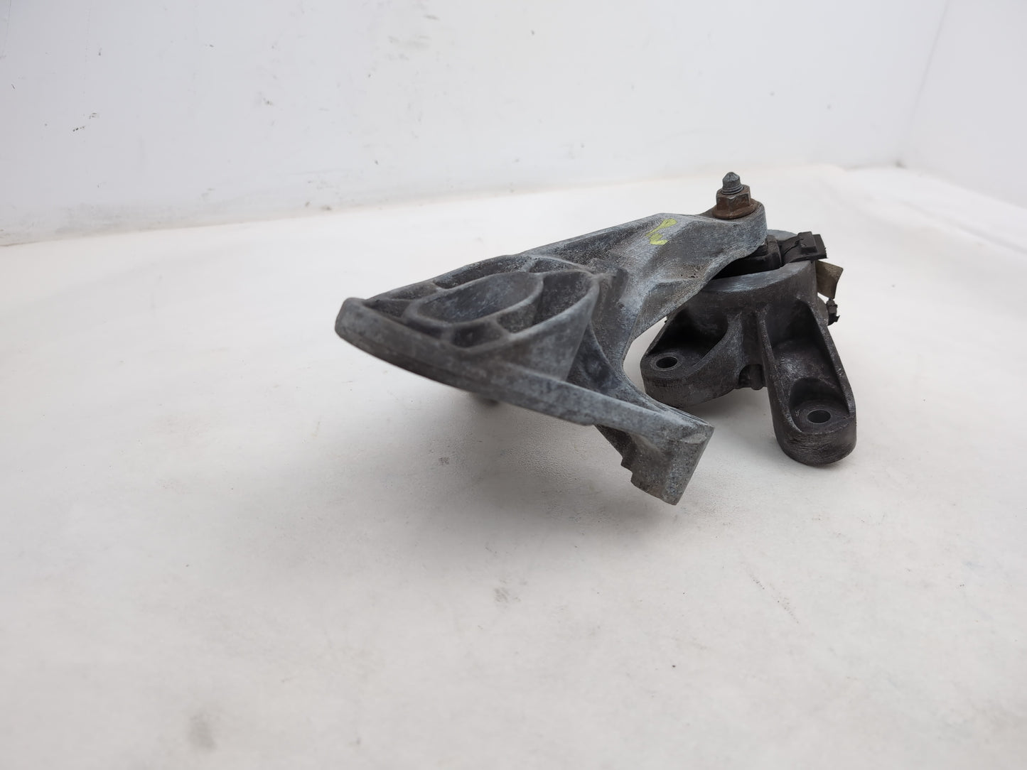 Engine Mounting Bracket Front 3
