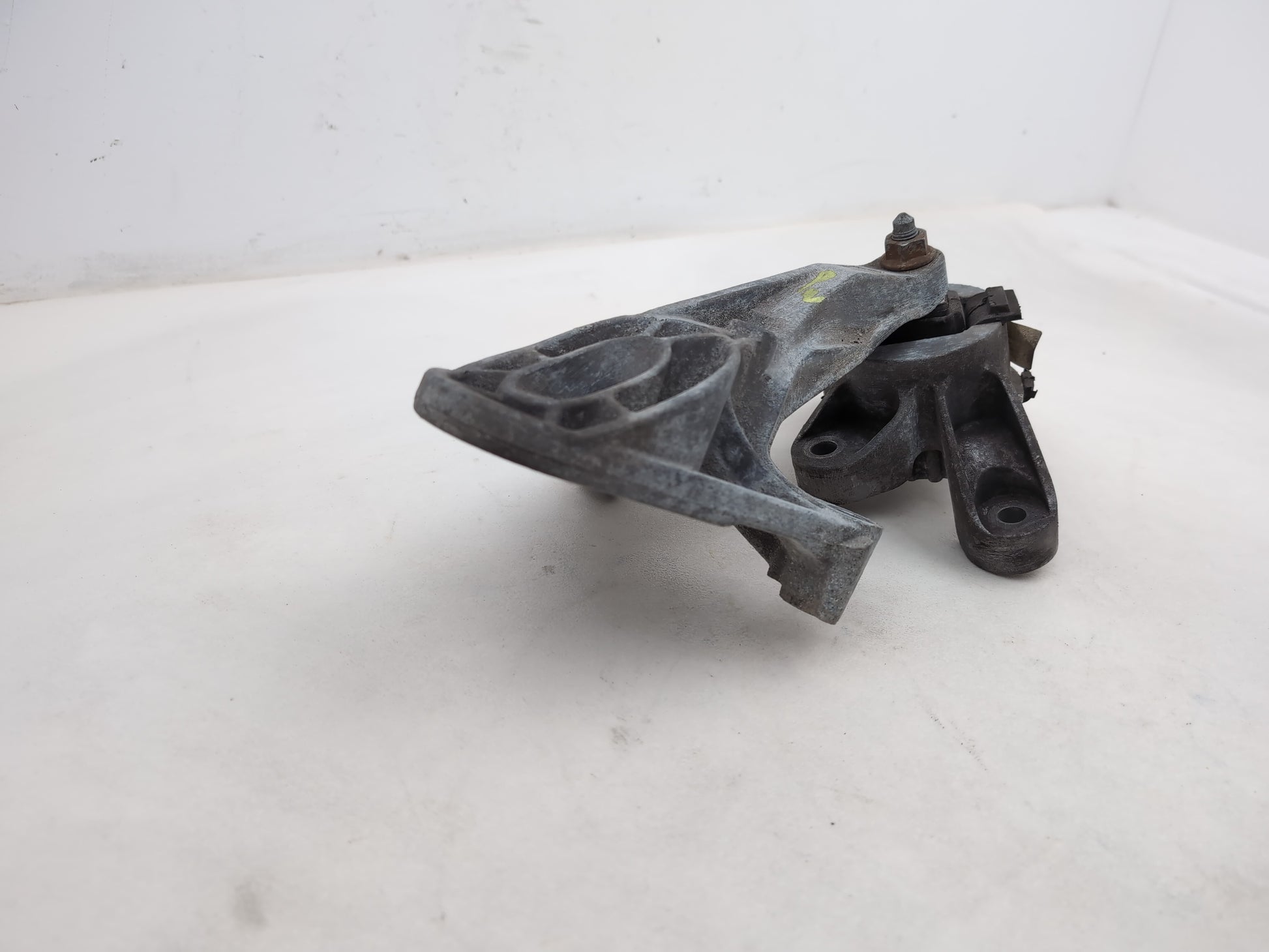 Engine Mounting Bracket Front 3