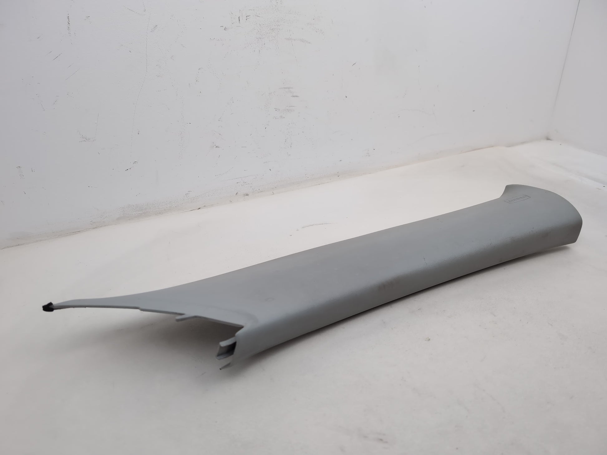 RH A Pillar Trim  3