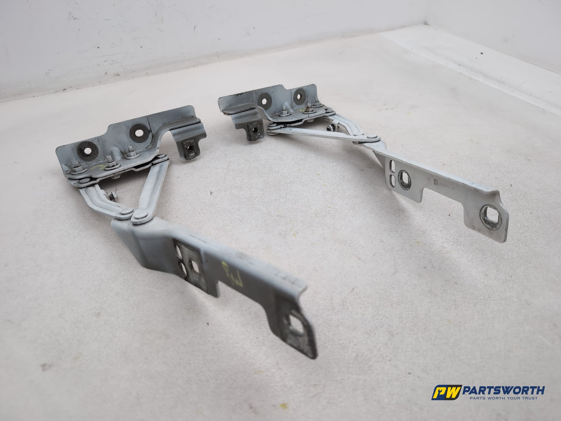 Bonnet Hinges 3