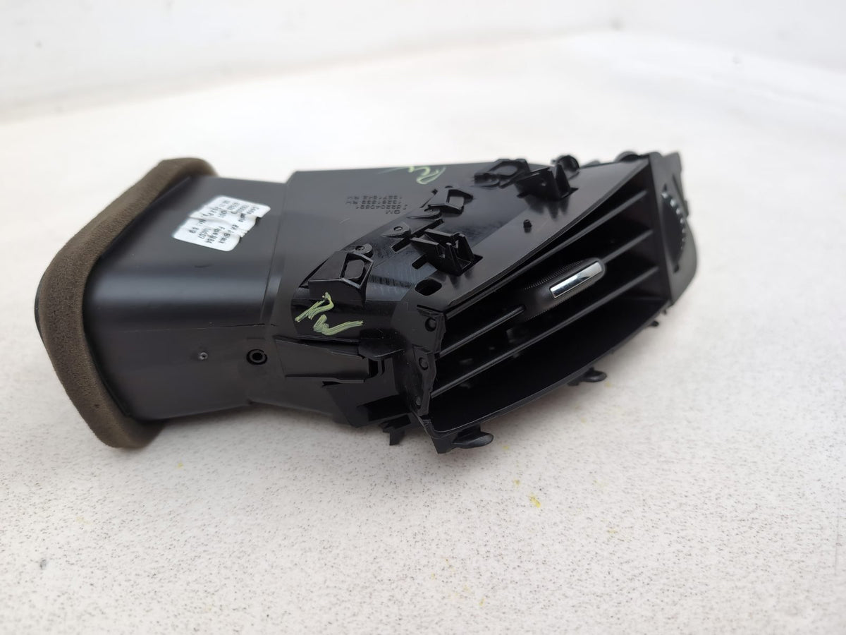 Facia Vent RH 3
