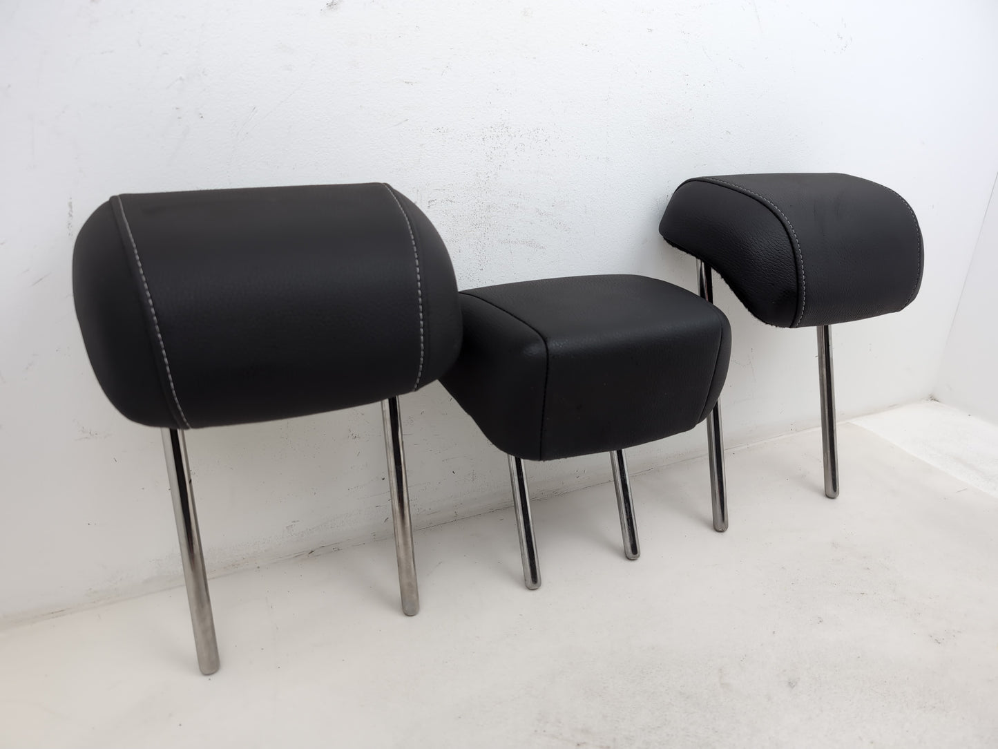 Rear Headrest 3