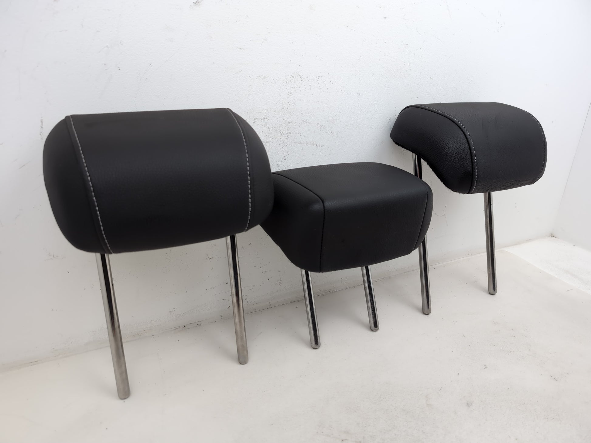Rear Headrest 3