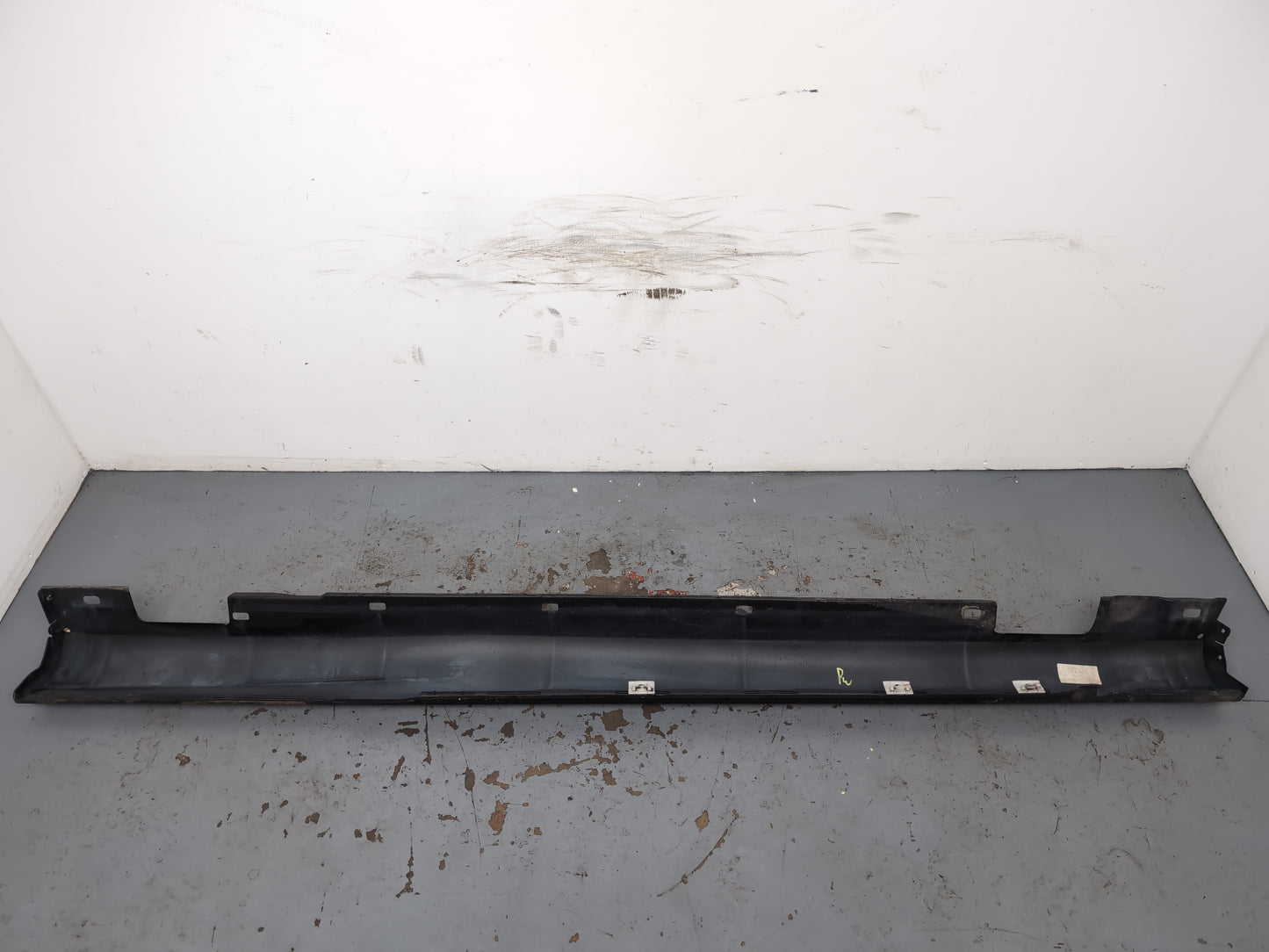 Side Skirt RH 9