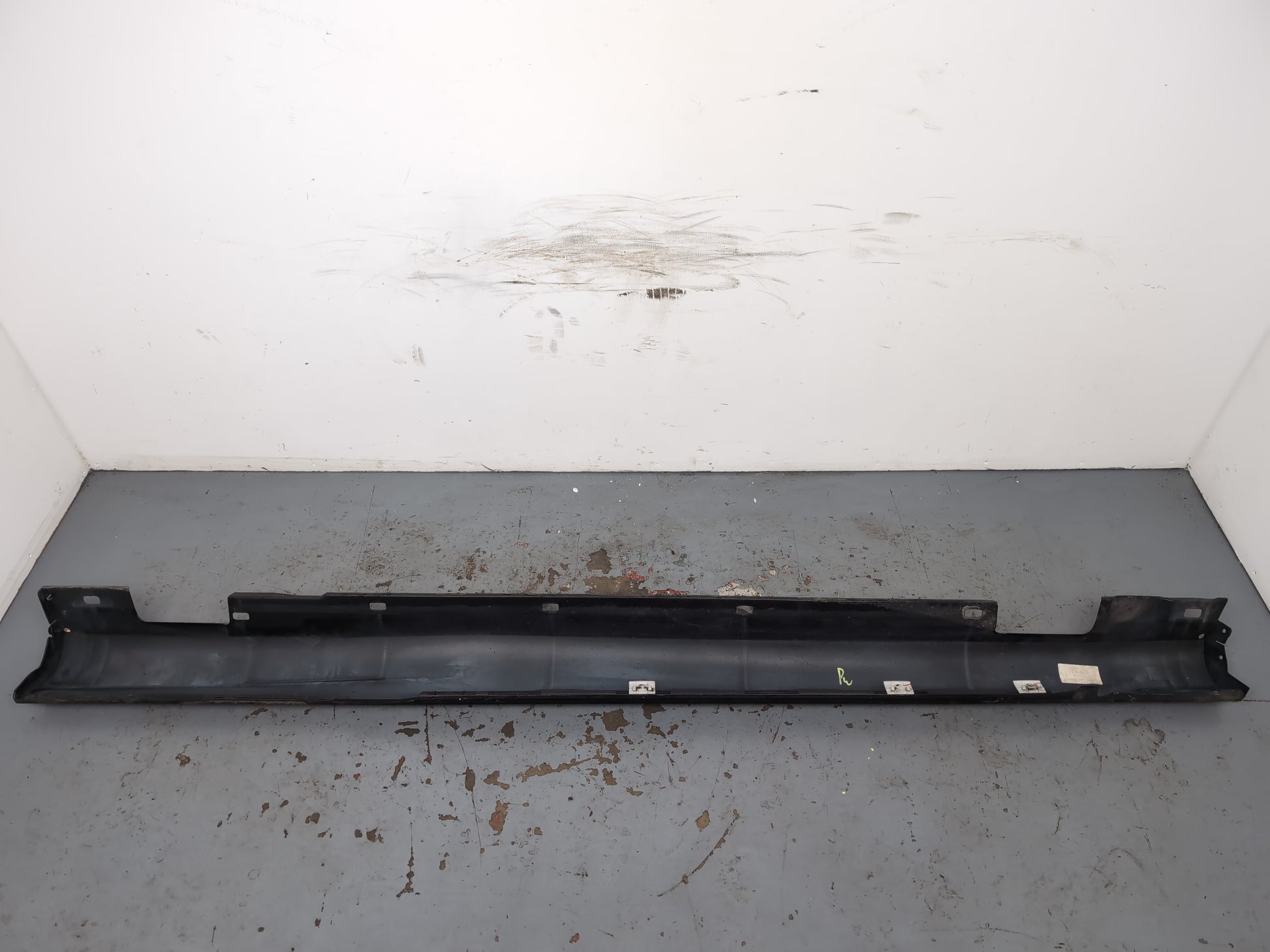 Side Skirt RH 9