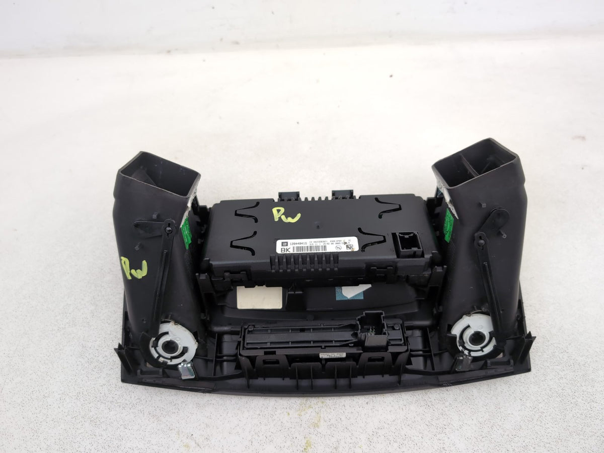 Radio - DAB/CD Player, Display screen + Facia  9