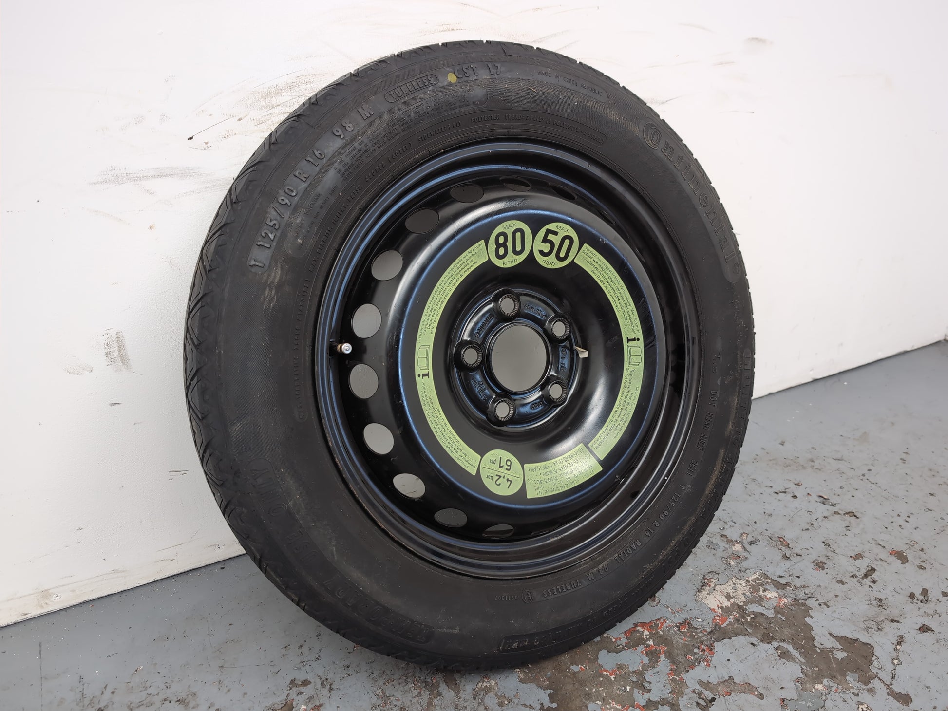 Space Saver Spare Wheel and Tool Kit  3