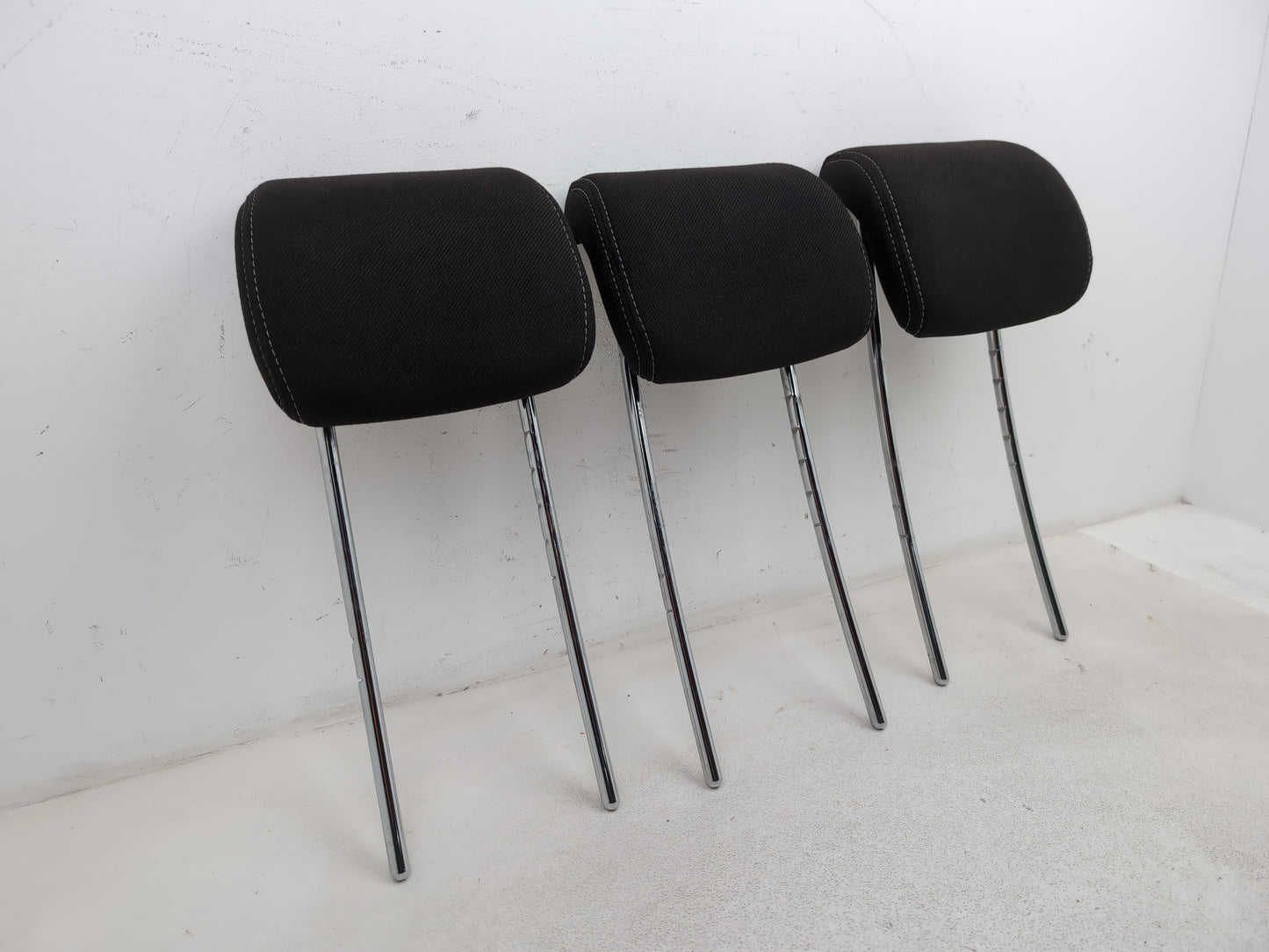 Rear Headrest 3