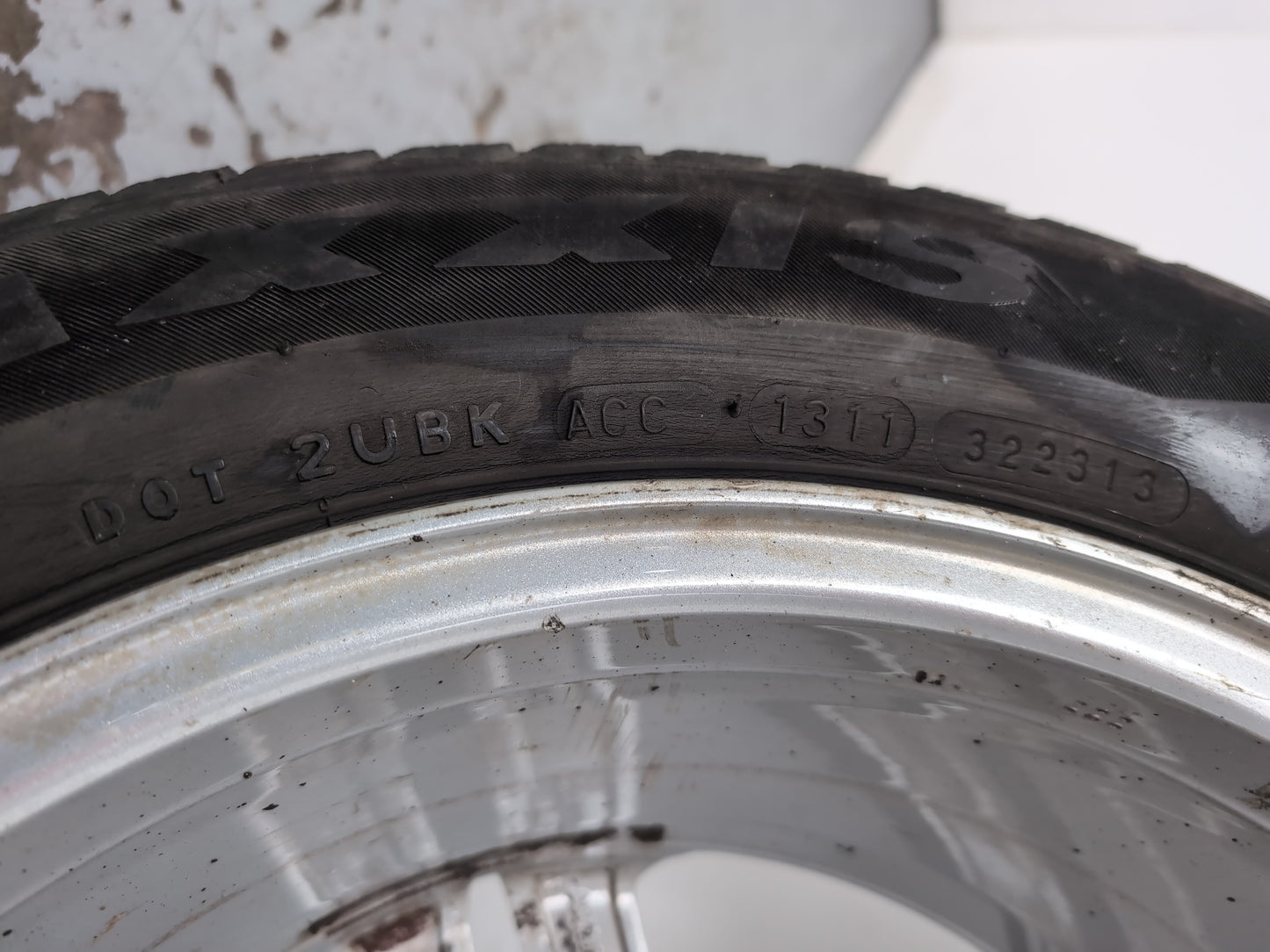Ford Galaxy Zetec Tdci Auto Wheel With Tyre 205/60 R16 Am2j1007aa - photo 8
