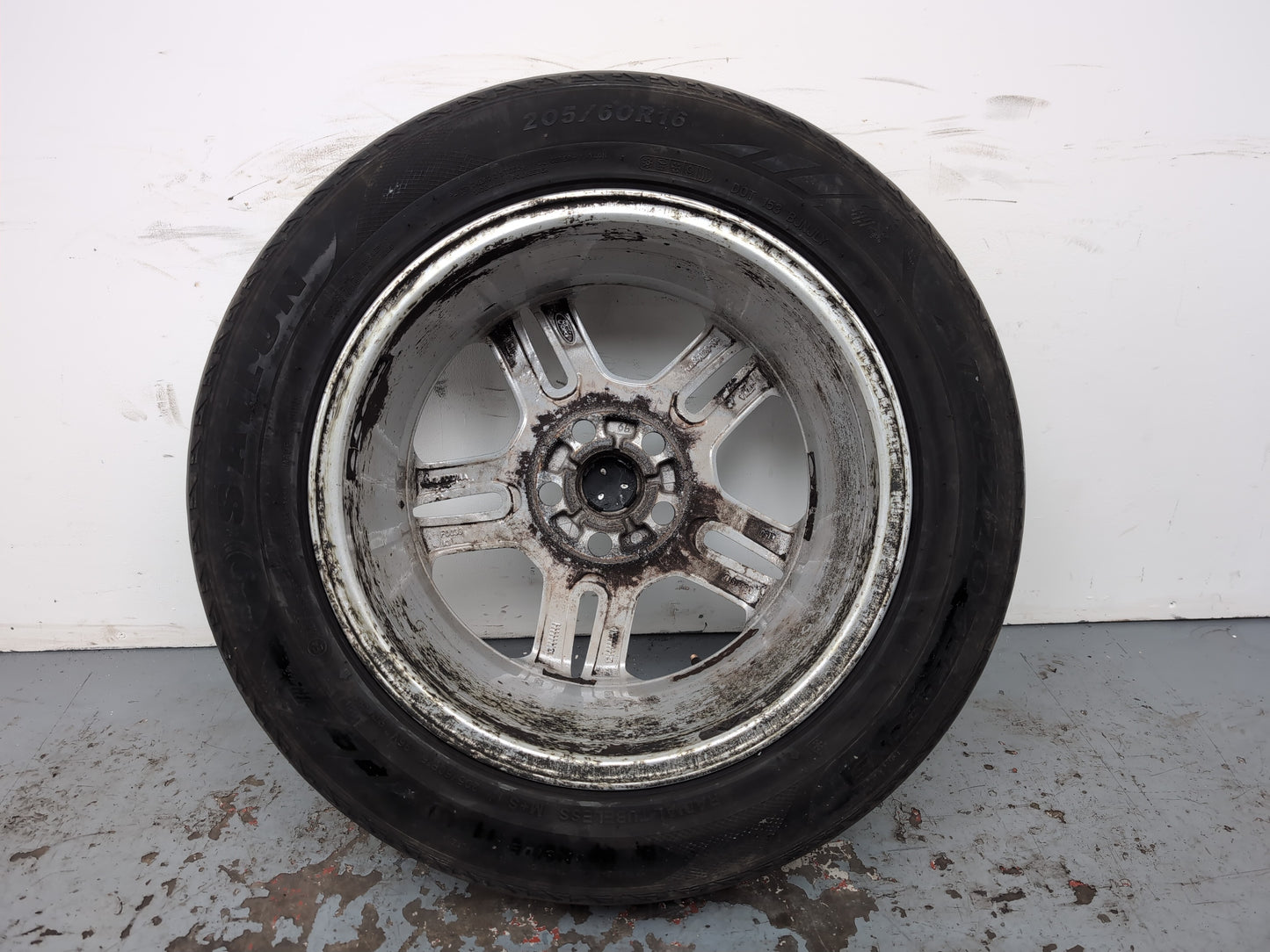 Ford Galaxy Zetec Tdci Auto Wheel With Tyre 205/60 R16 Am2j1007aa - photo 9