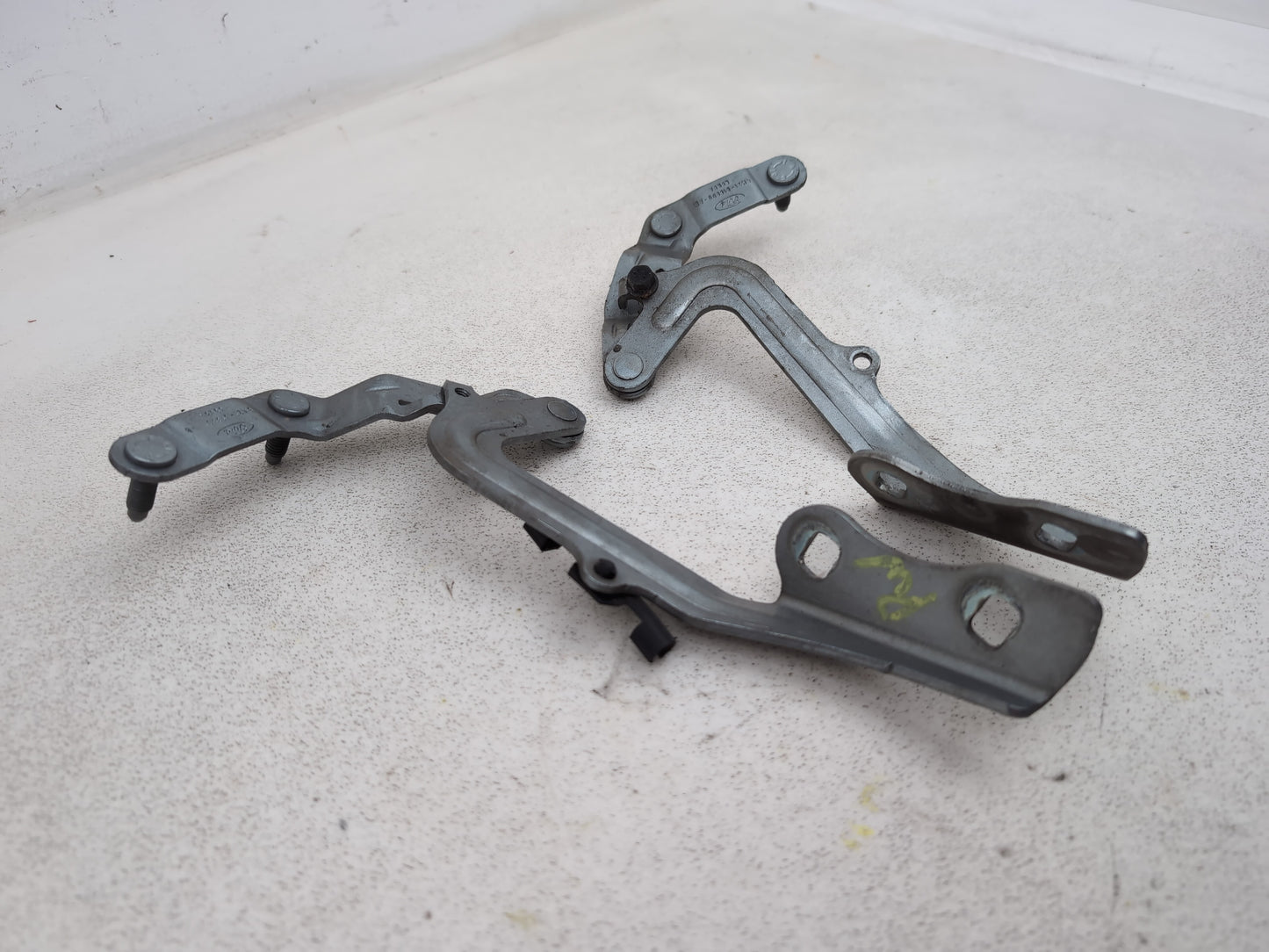 Bonnet Hinges 3