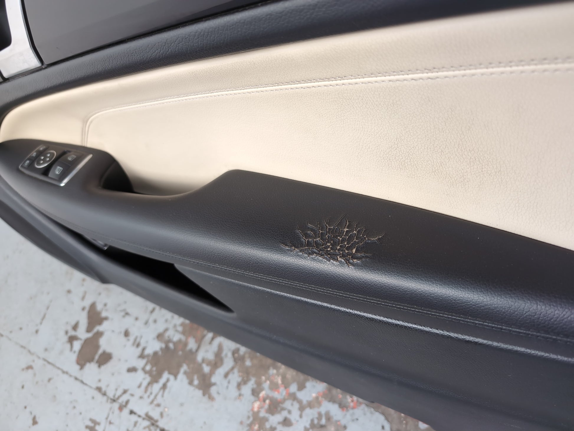 Door Front RH 15