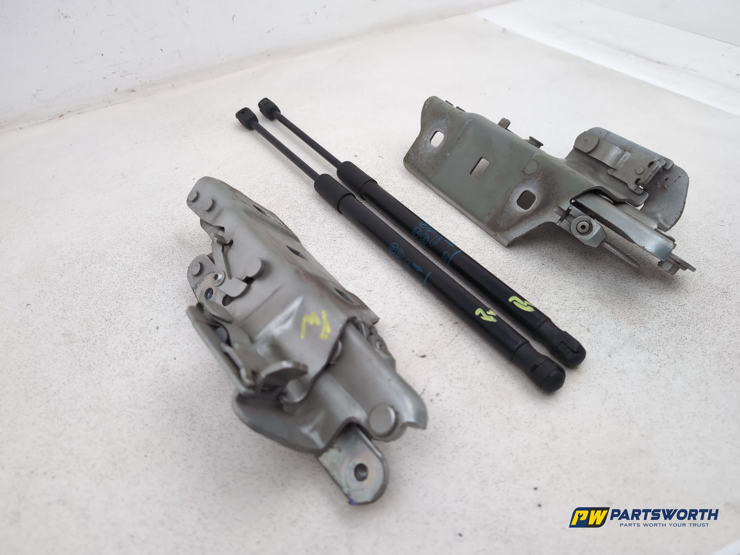 Bonnet Hinges 3