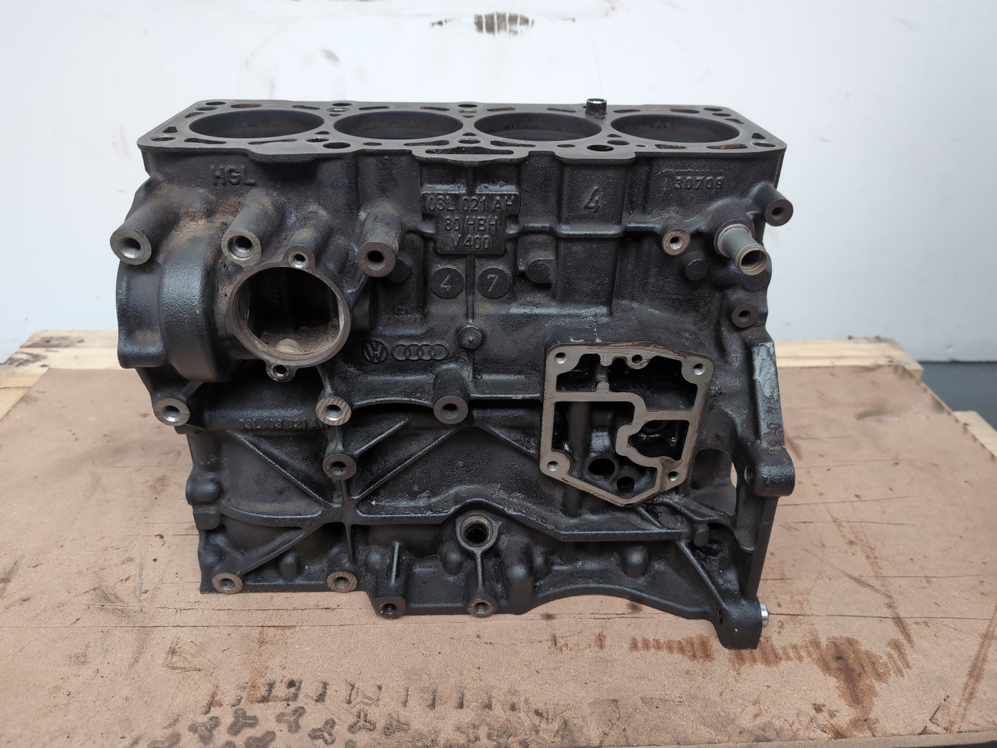 Bare engine  9