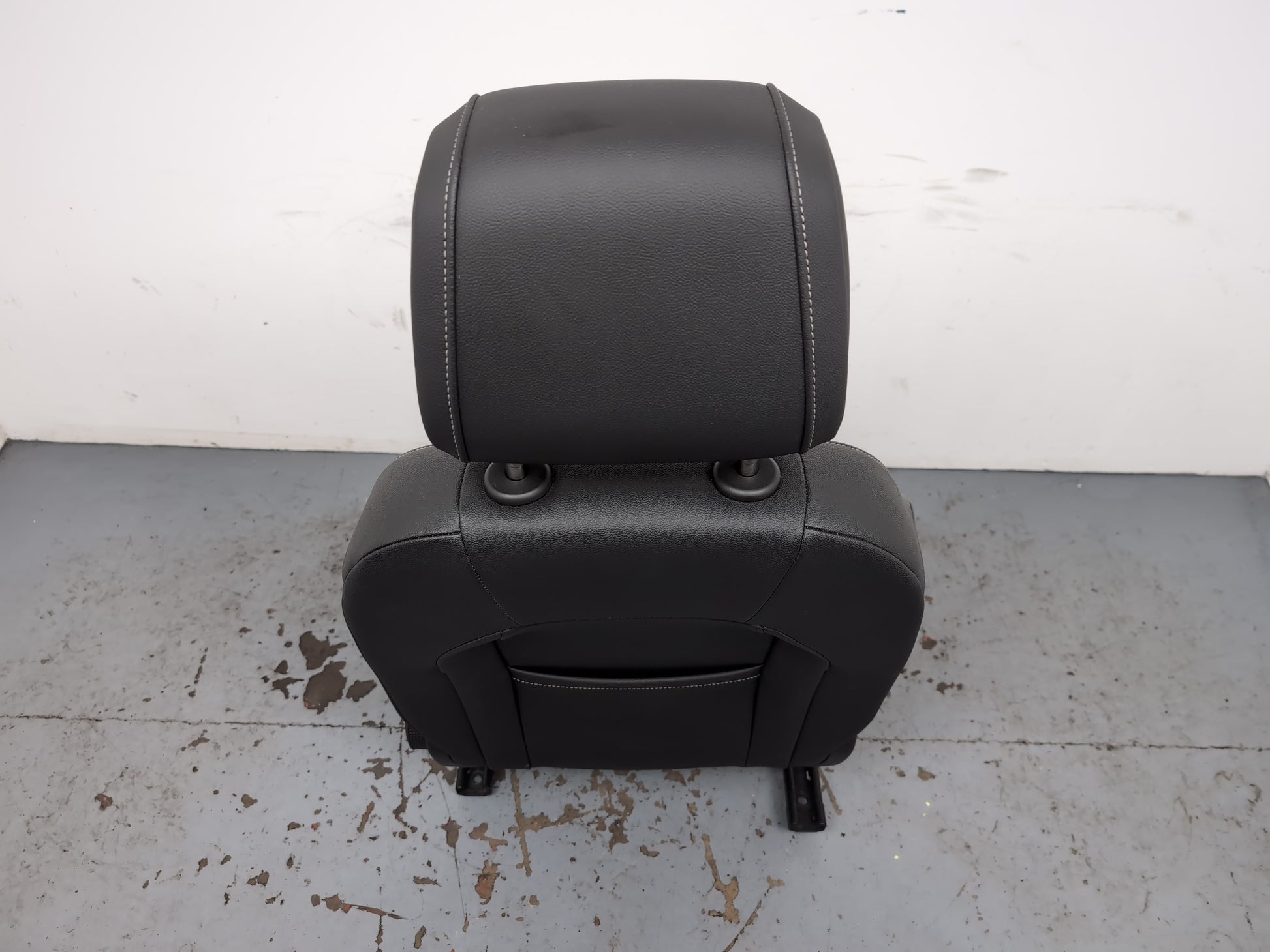 Seat Front LH 9