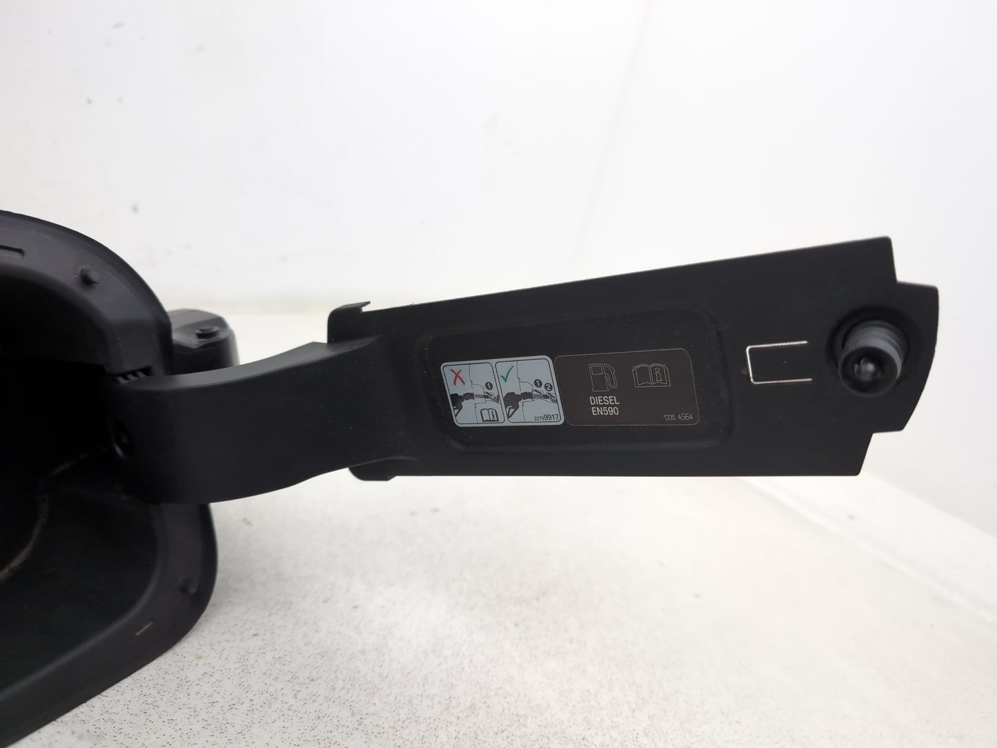 Fuel filler neck 3