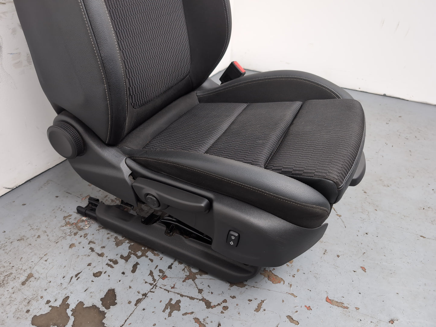 Vauxhall Insignia Sri Vx-Line Nav T D Seat Front Rh Driver Side 2015-2026 - photo 3